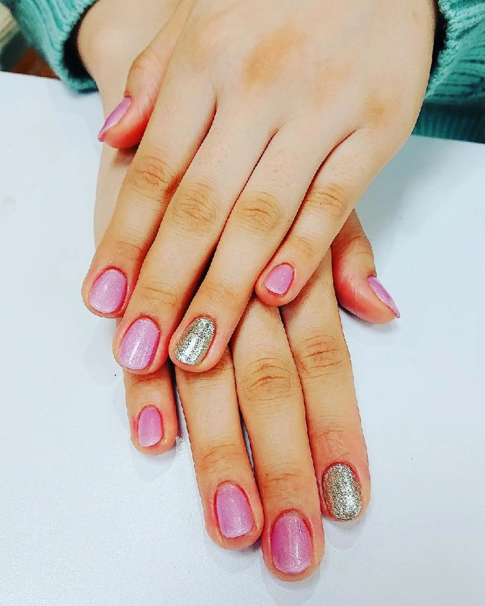 ネイル ゴールド ピンク パープル 🍒当日もOK🍒 𝑳𝑼𝑵𝑨花井のネイルデザイン