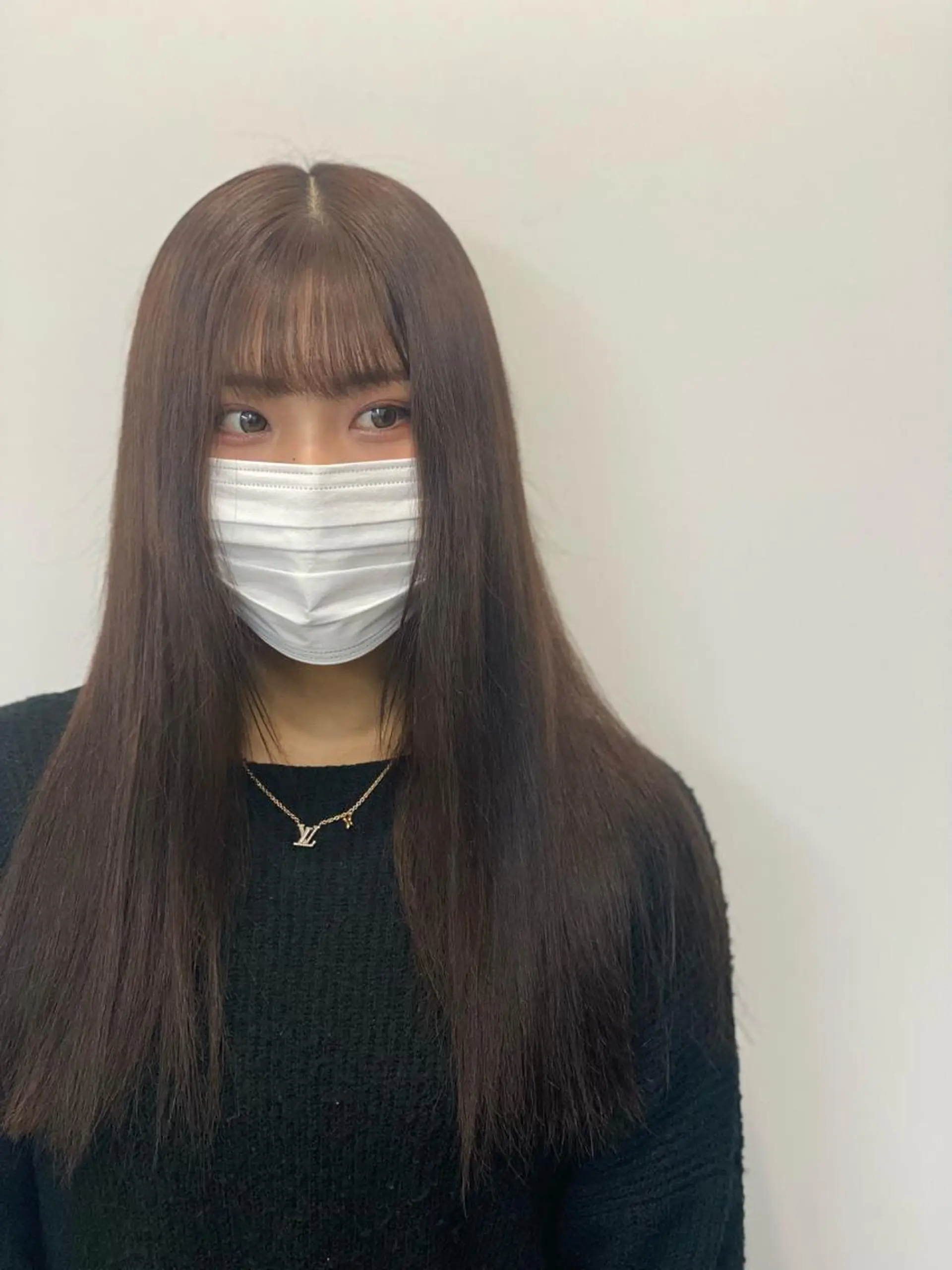 セミロング カラー ブリーチ デザインカラー ハイトーンカラー 似合わせカット ウルフカット ヘアカラー トリートメント sunc所属・梅田l大人韓国ヘア レイヤー×艶カラーのヘアスタイル