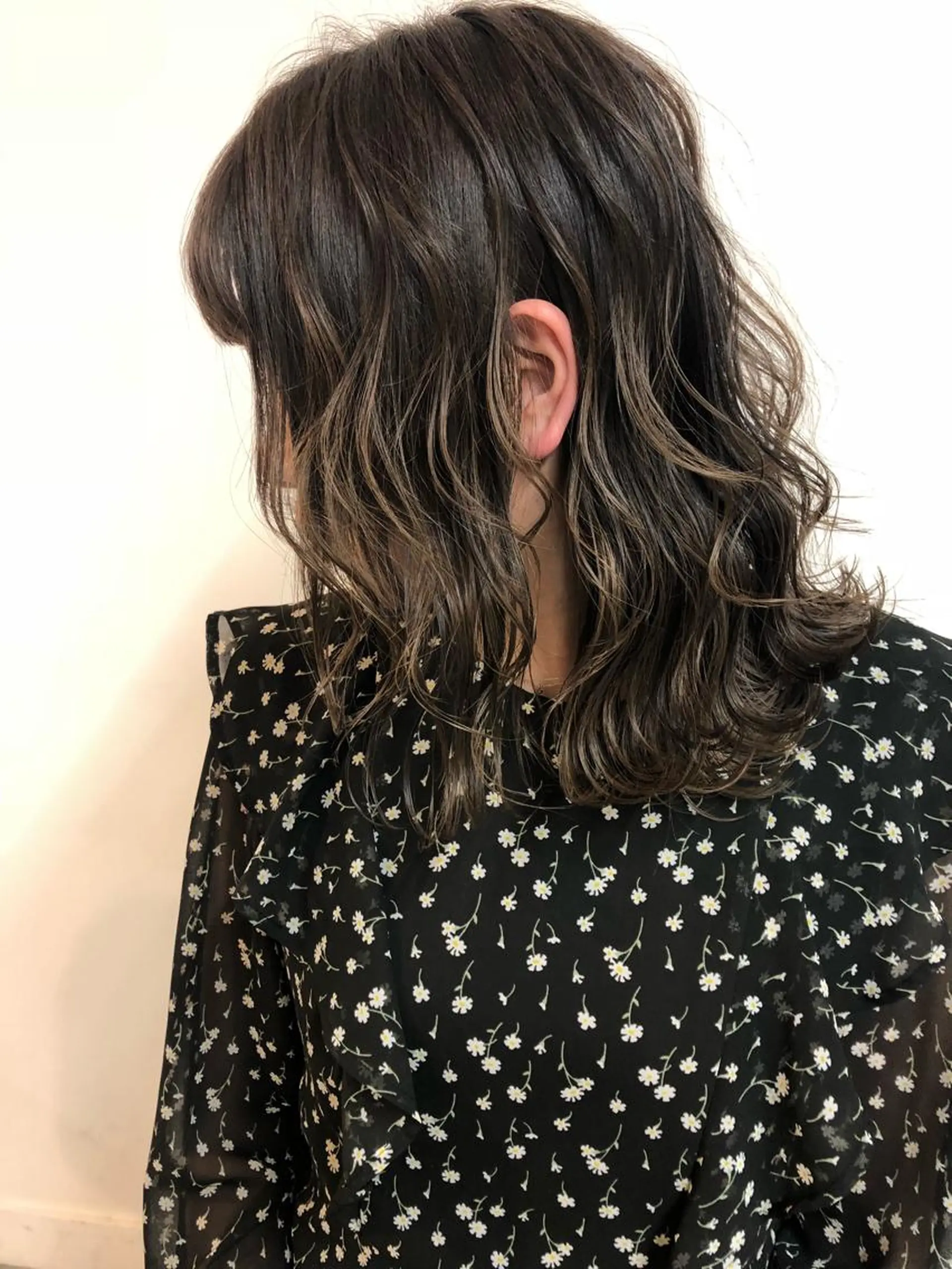 カラー グラデーションカラー グレージュ カットが得意 🫧ショートボブ🫧のヘアスタイル