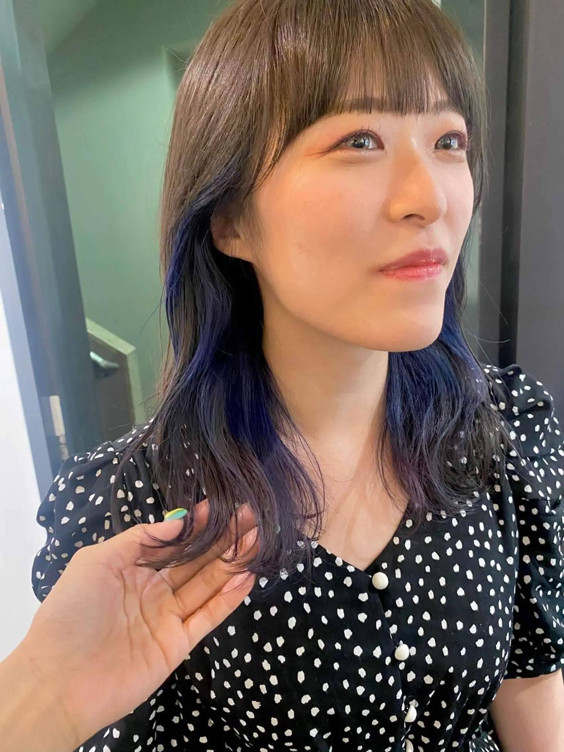 セミロング カラー ヘアカラー 梅田ハイトーン チダ ヒナノのヘアスタイル