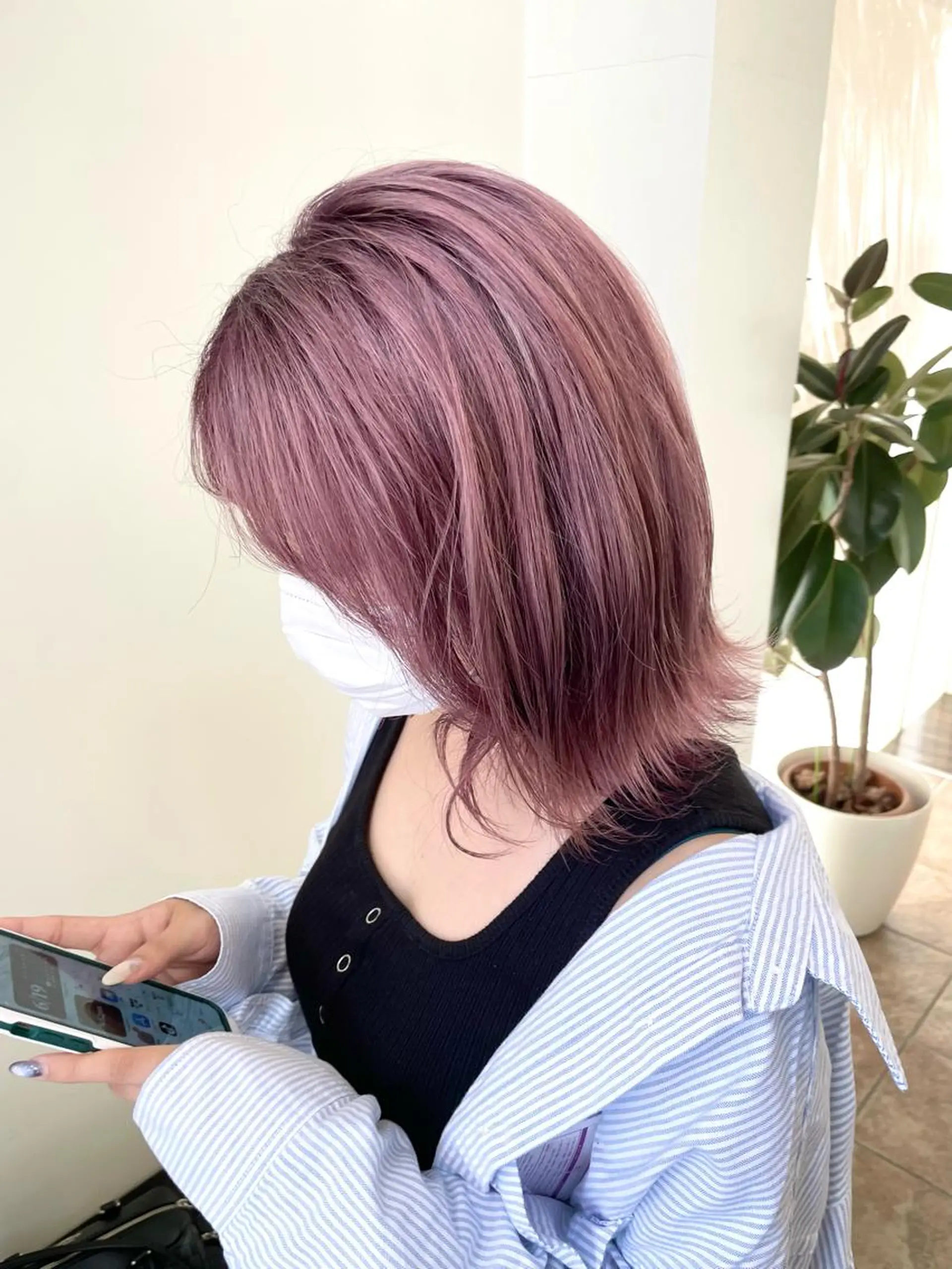 ミディアム カラー ヘアカラー トリートメント ダメージレスブリーチ HIROSHIのヘアスタイル
