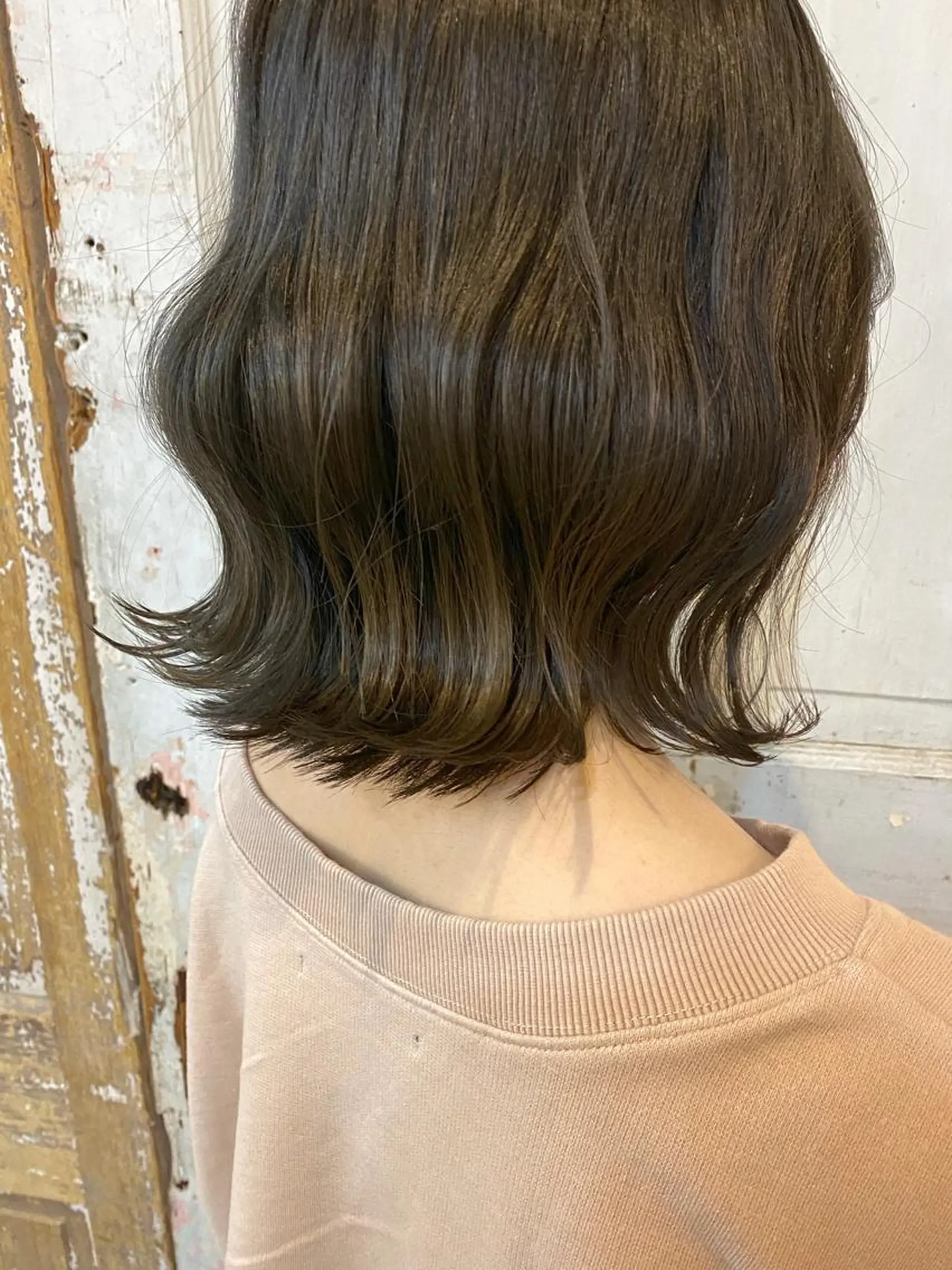 ミディアム カラー グレージュ clomus所属・YUKA艶髪 🌸寛ぎ部屋のヘアスタイル