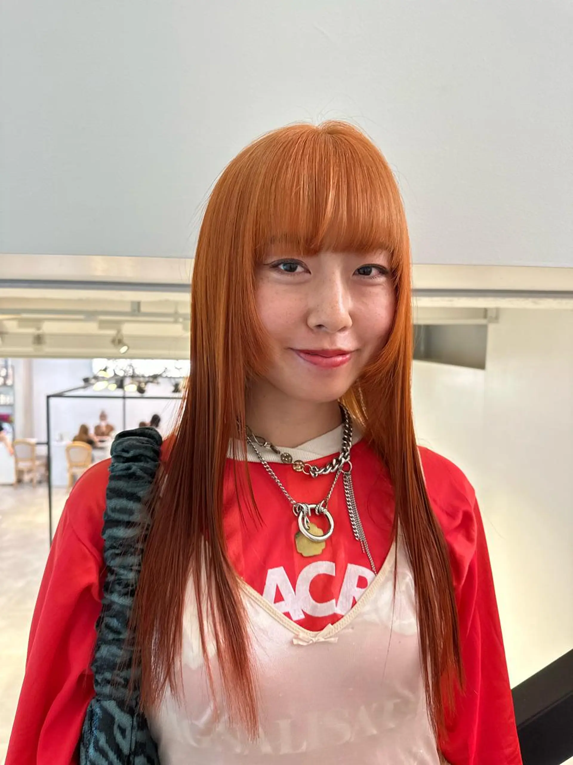 ロング カラー ヘアアレンジ オレンジ ヘアカラー ハイトーン特化 pepe🎀のヘアスタイル