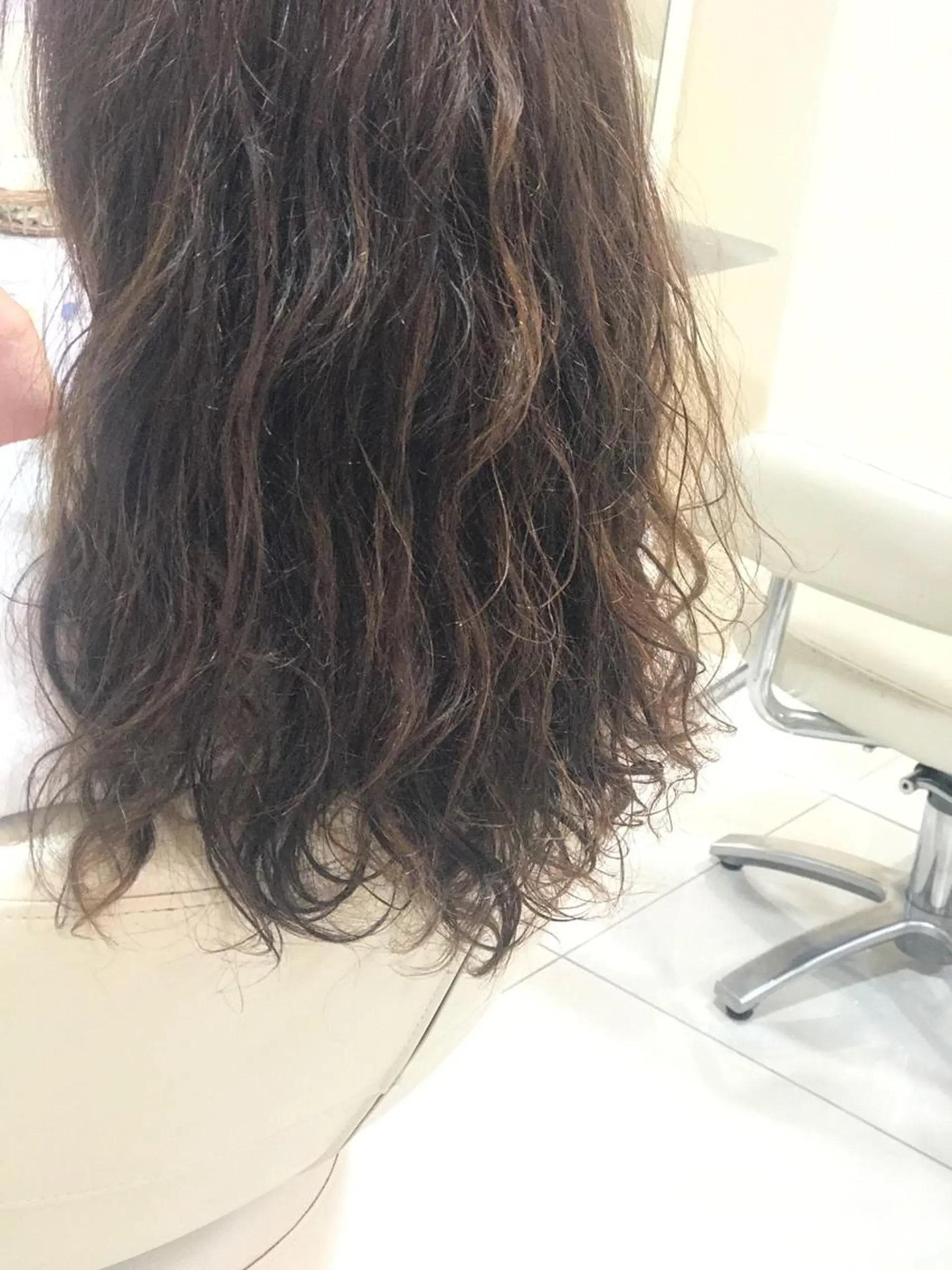 ロング パーマ 西 めぐみのヘアスタイル