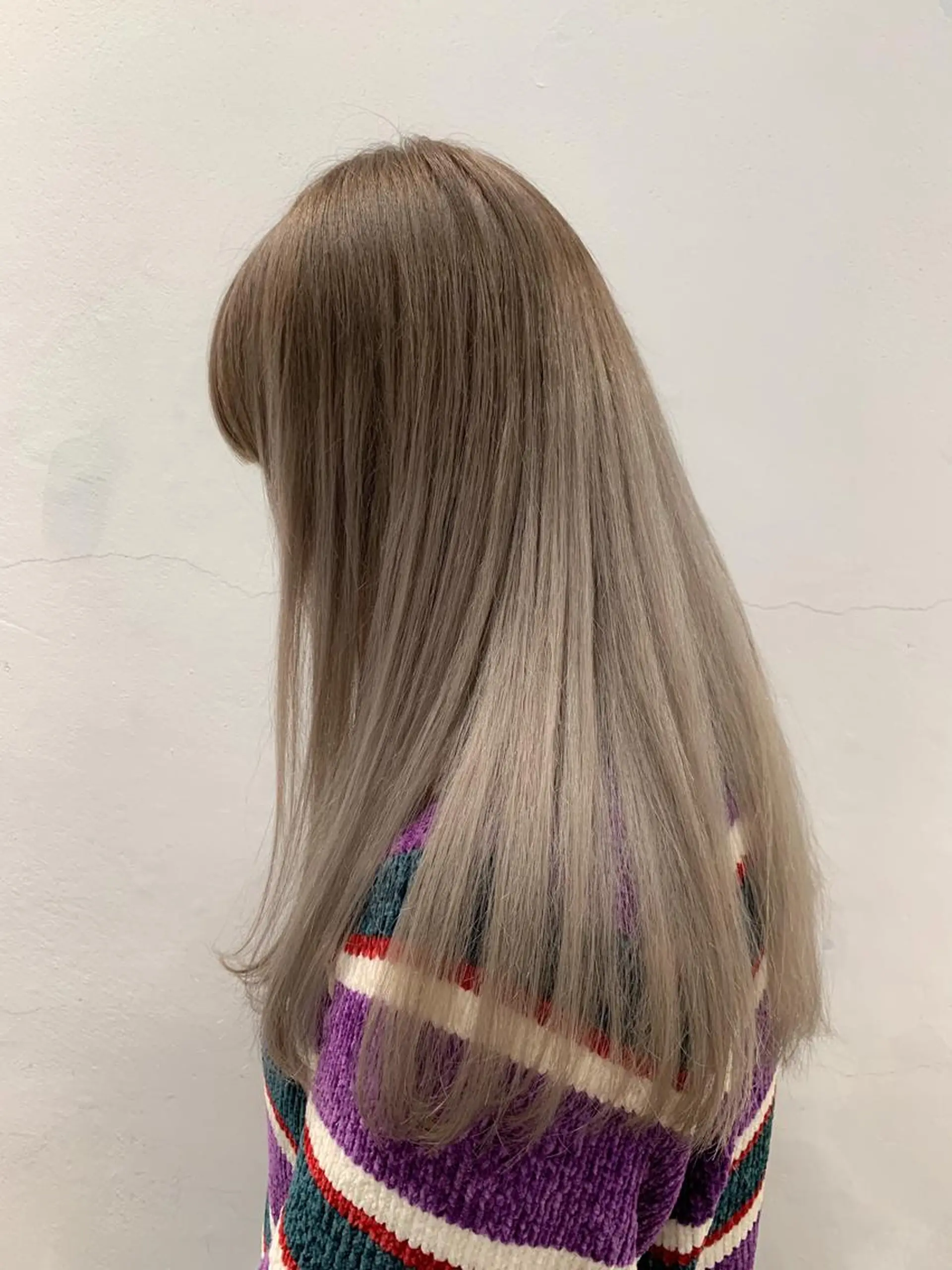 ロング カラー アッシュ アッシュブロンド ブリーチ ブロンド グラデーションカラー ヘアカラー トリートメント THE./ブリーチ 透感カラー/髪質改善のヘアスタイル