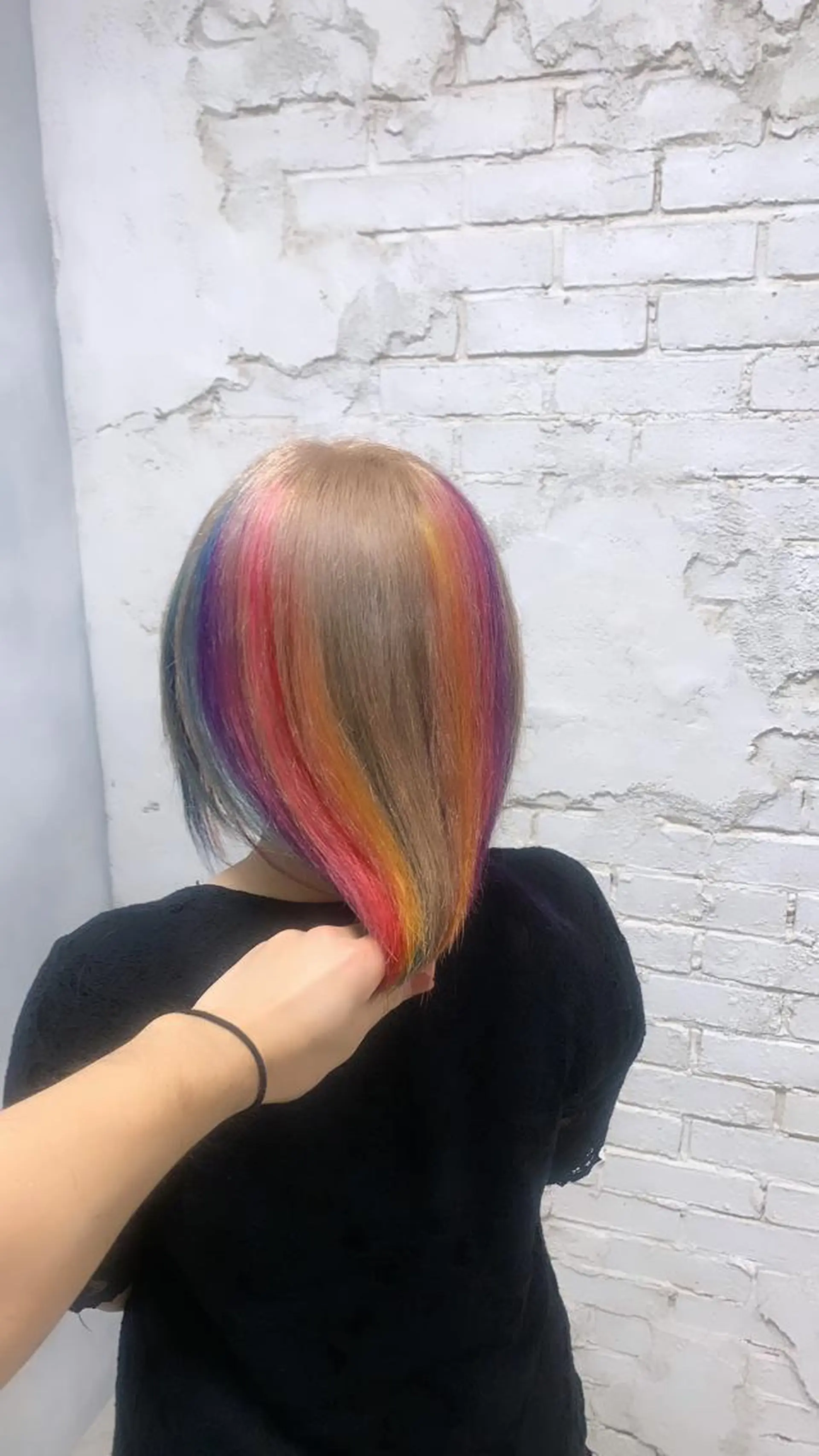 ショート 派手髪支持率No1 Eisukeのヘアスタイル