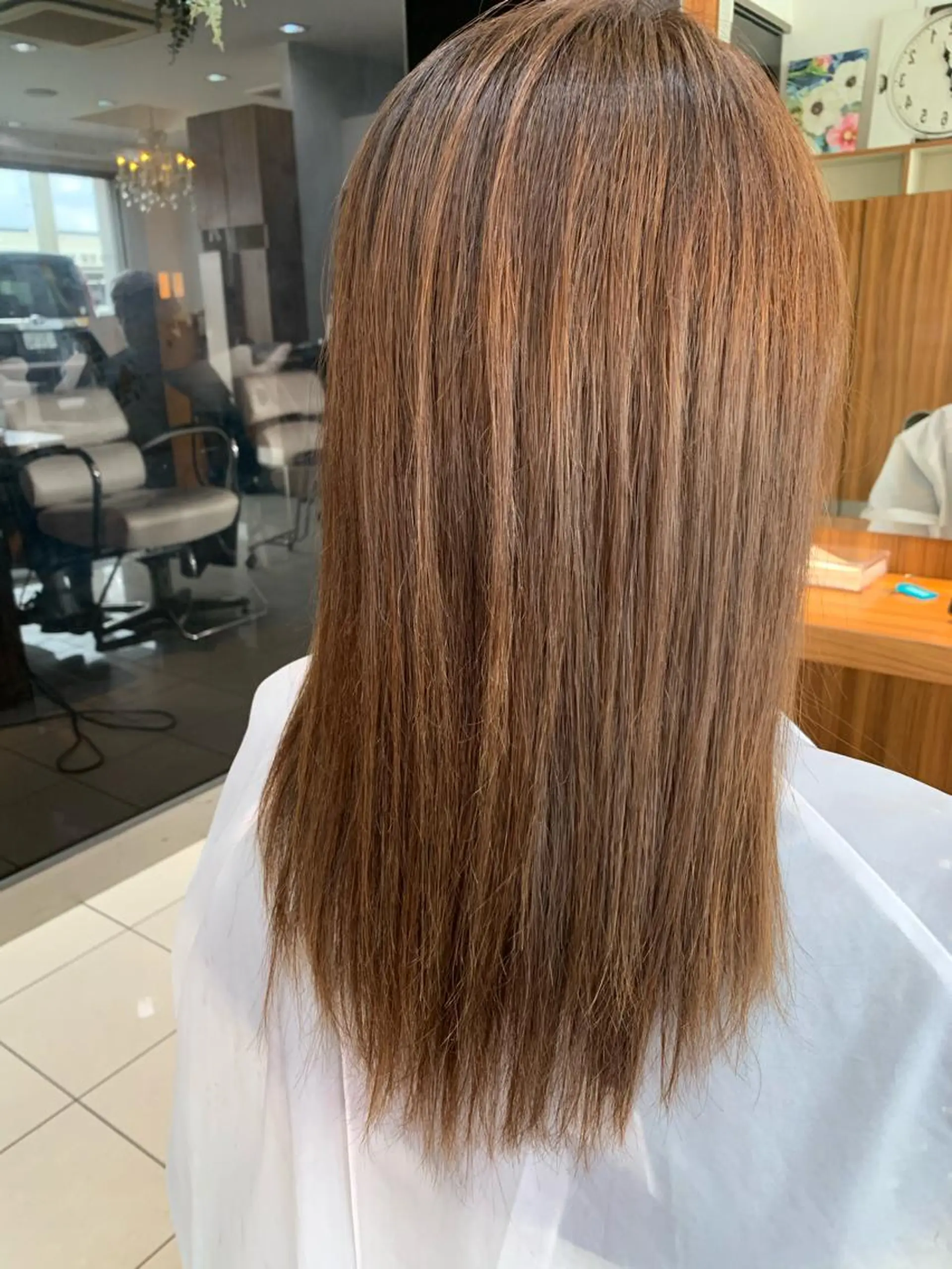 セミロング カラー パーマ ストレートパーマ カット ヘアカラー トリートメント 白髪ぼかしハイライト 柳川拓哉のヘアスタイル