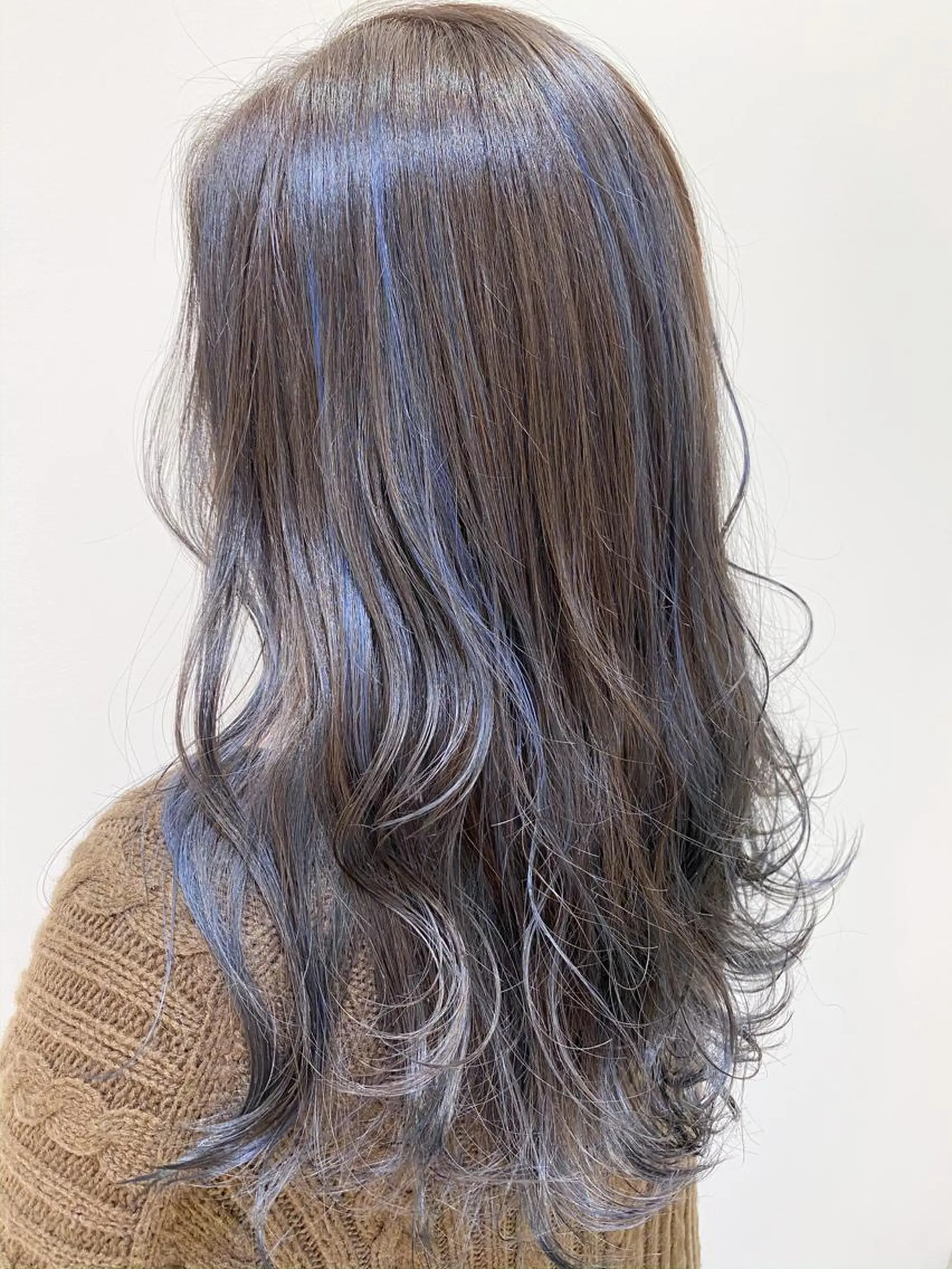 セミロング カラー ブリーチ ブルーカラー ハイライトカラー ハイライト 横浜🍒ルーツカラー エクステ／RIEのヘアスタイル