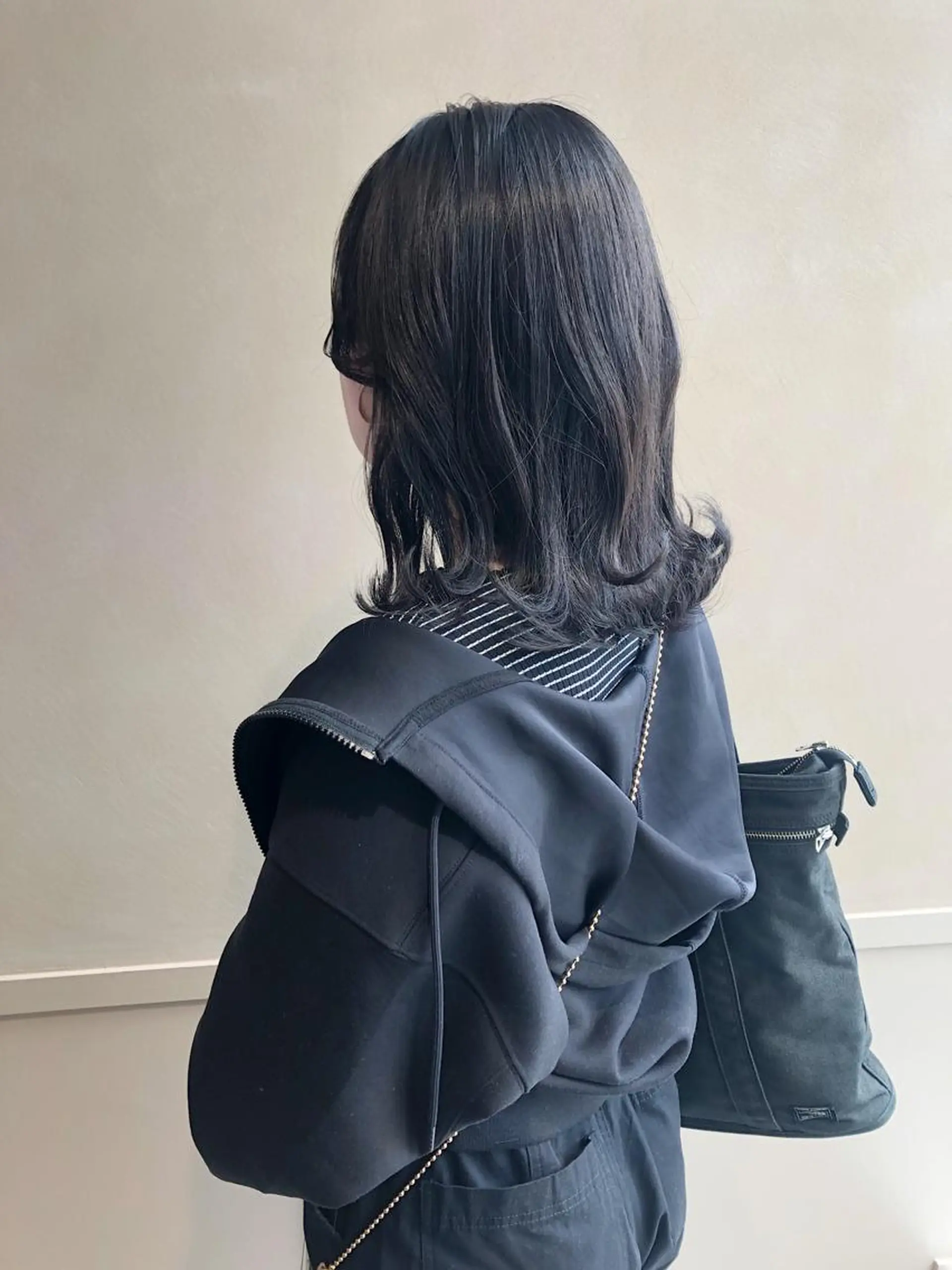 ミディアム アッシュ カット ヘアカラー トリートメント 所渉/韓国レイヤー /ウルフカットのヘアスタイル