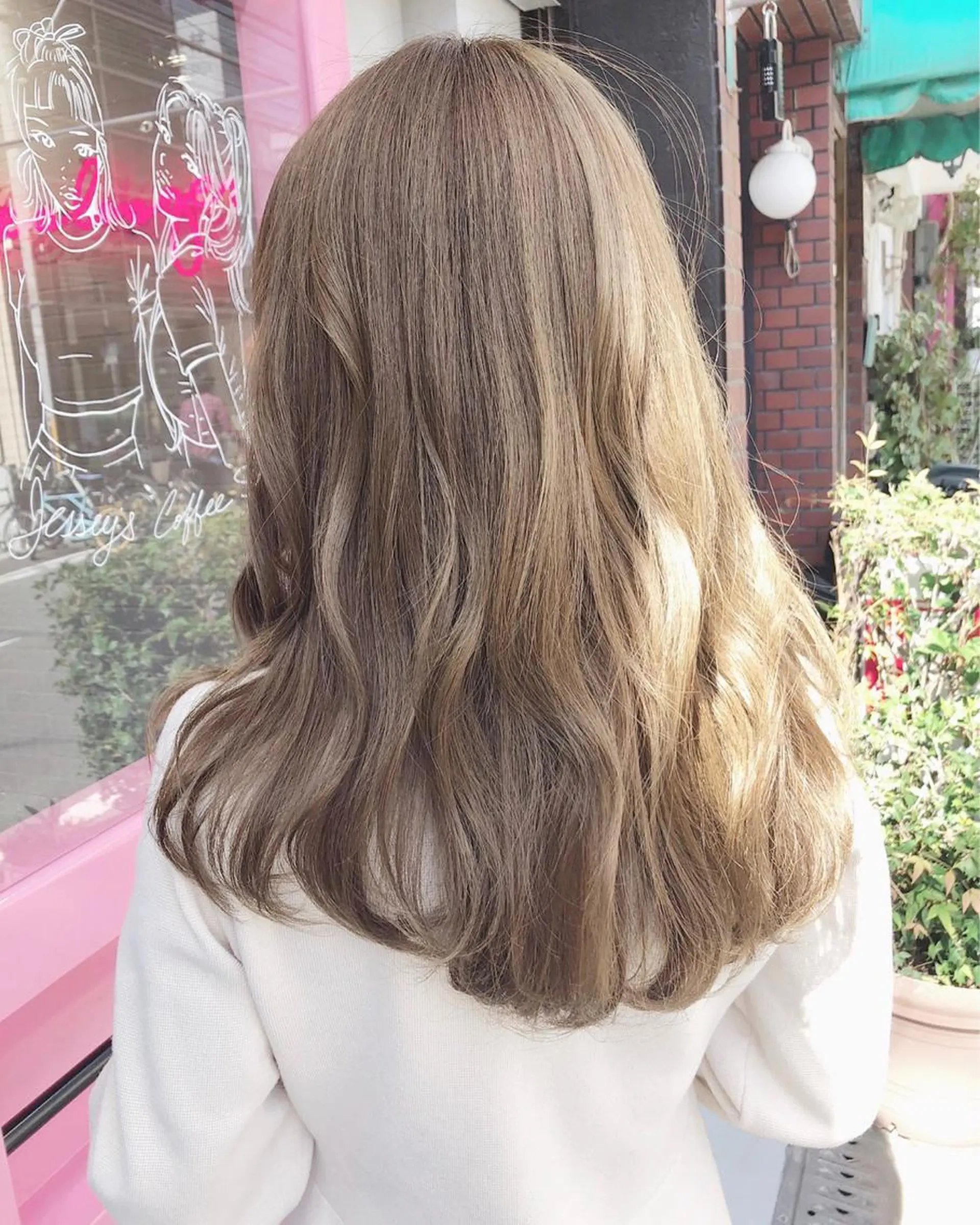 ロング カラー Lolonois梅田 スタッフのヘアスタイル