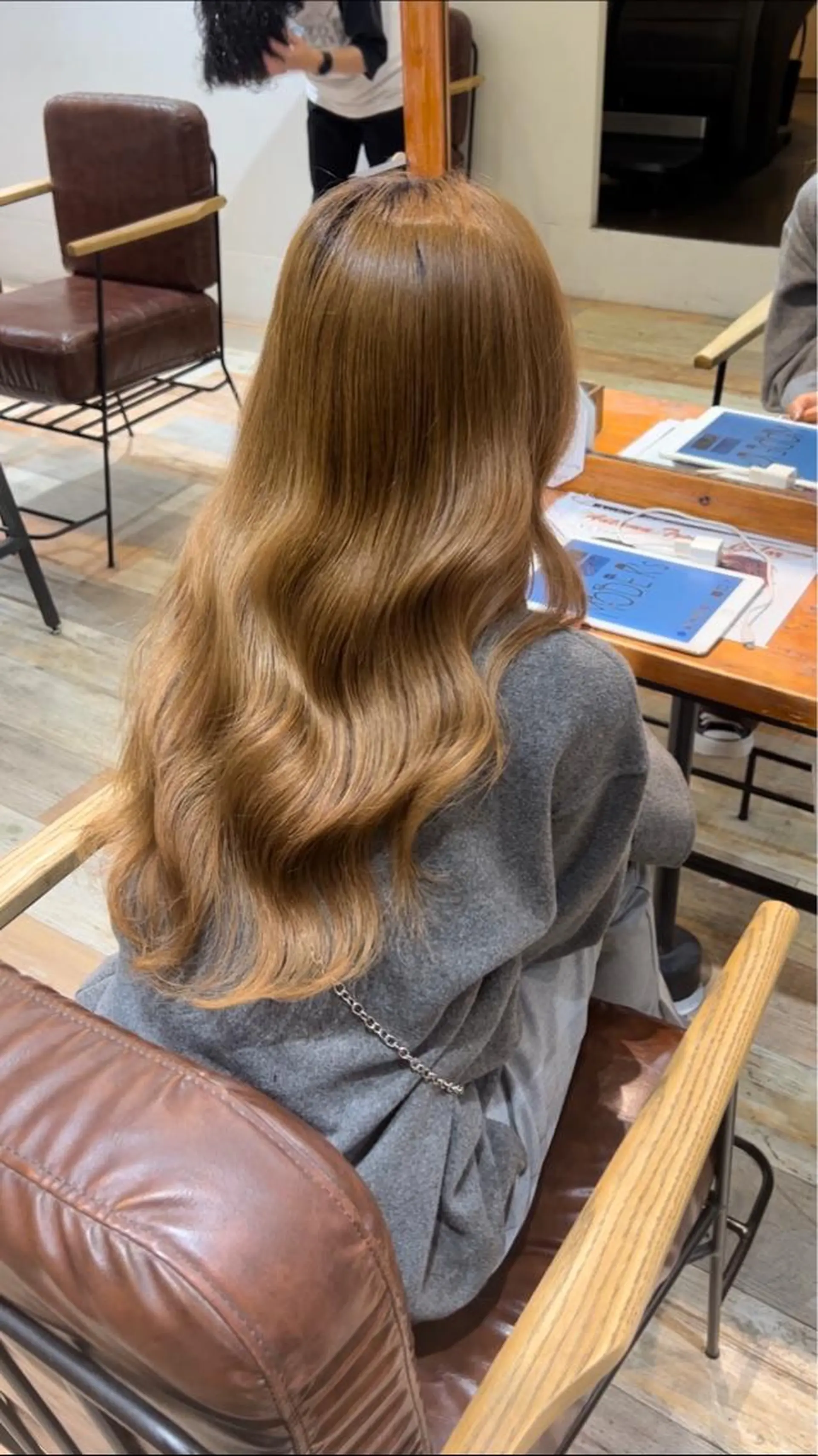 ロング カラー 韓国風・ブリーチなし ・あり後藤 一斗店長のヘアスタイル