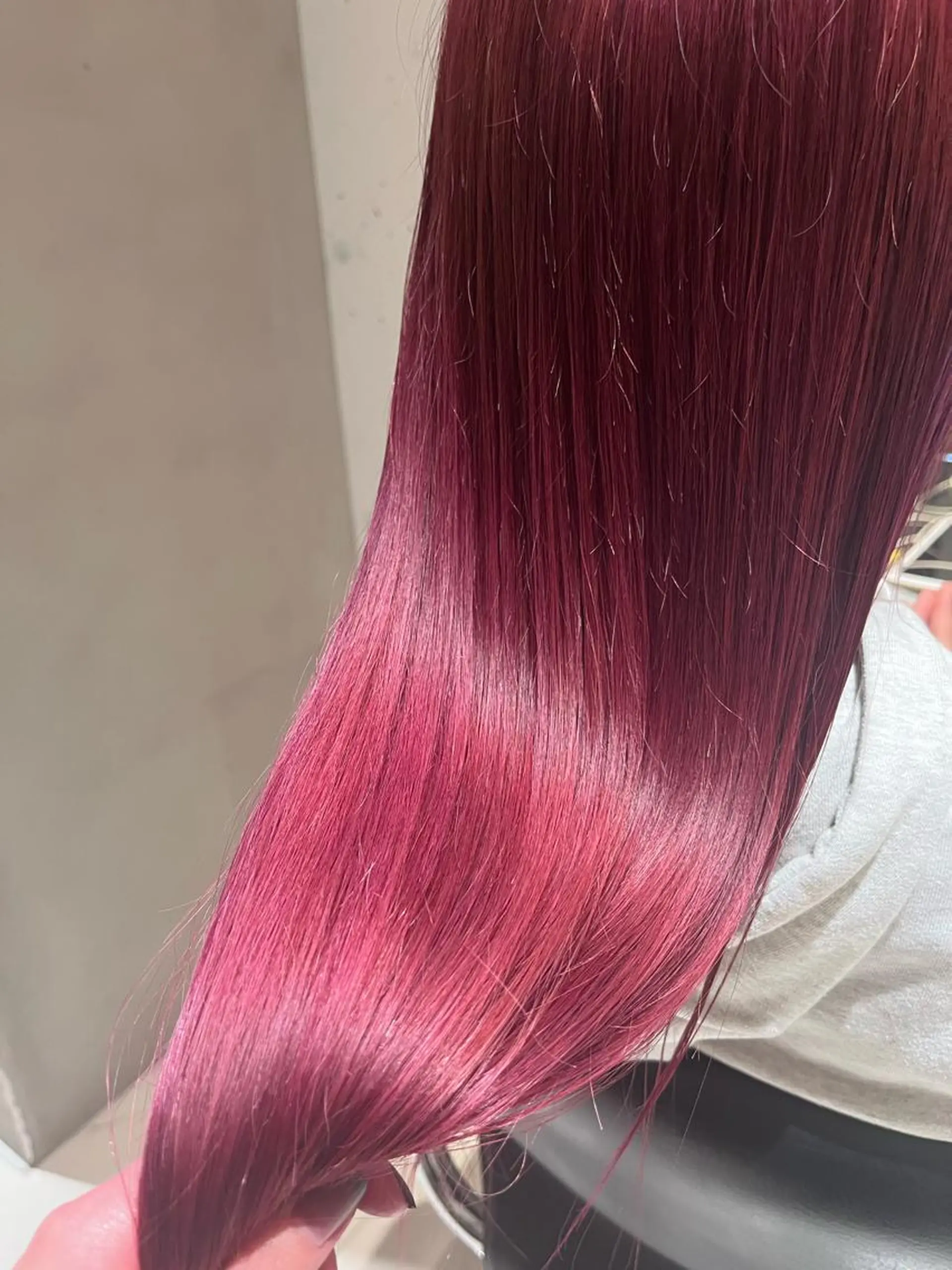 ロング カラー ハイトーンカラー ピンクカラー ヘアカラー トリートメント ヘッドスパ ヘアセット カジュアルを女っぽく 𝗮𝘆𝗮𝗰𝗼のヘアスタイル