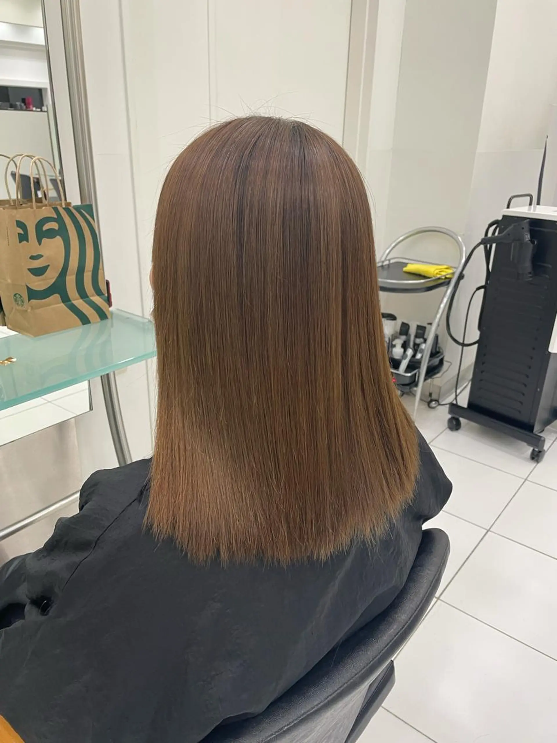 ミディアム カラー 酸性ストレート 今だけカット無料✨ 表参道美容師　井出光のヘアスタイル