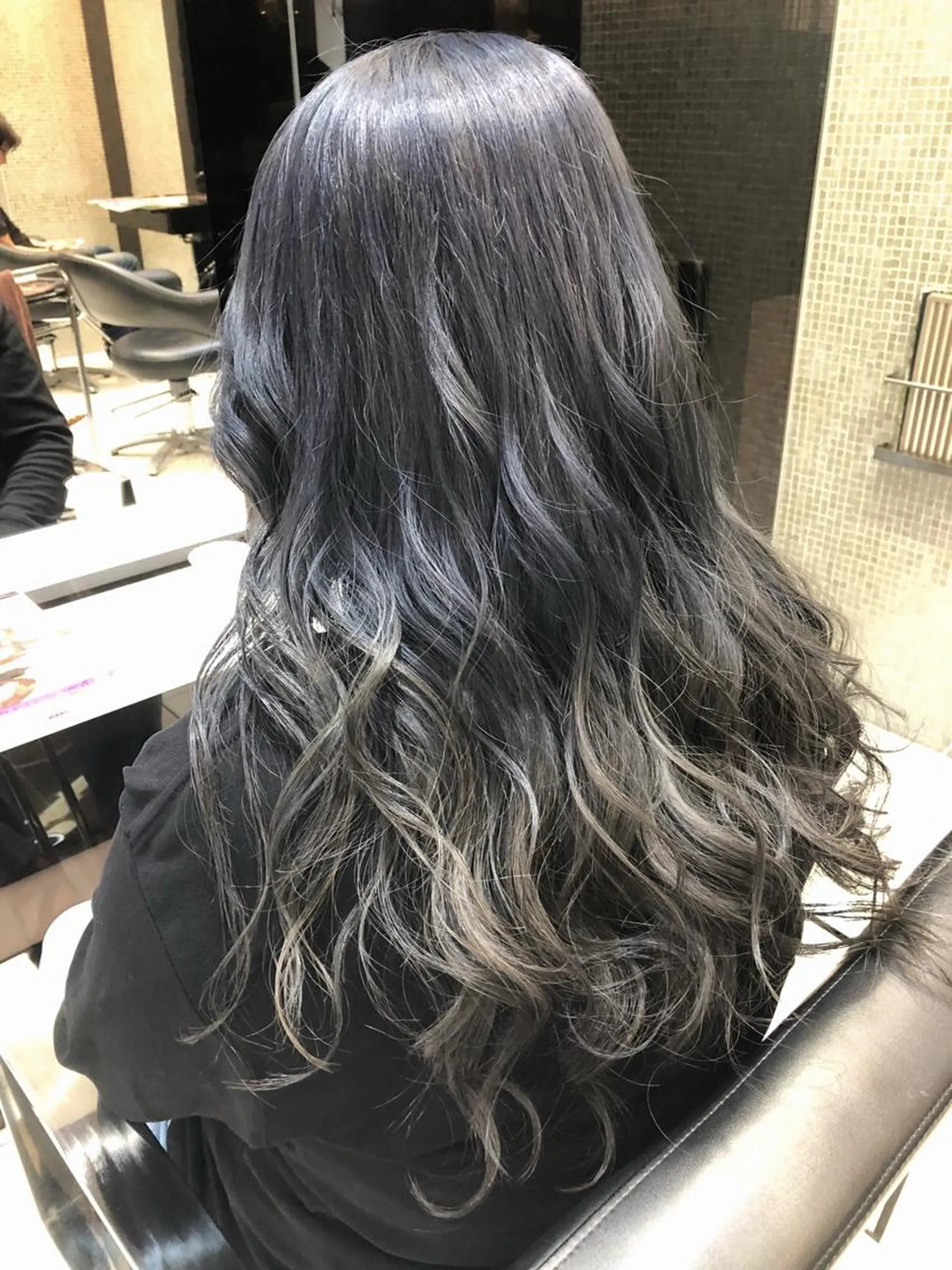 ロング カラー ブルーカラー ネイビーカラー 女性リピ90%🍨 🩷佐藤みずきのヘアスタイル