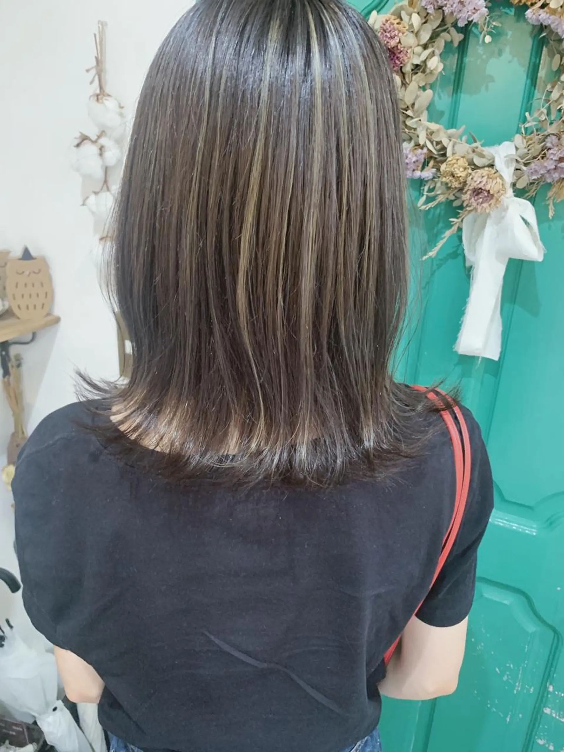 ショート ハイライト カット ヘアカラー 佐藤 美咲のヘアスタイル