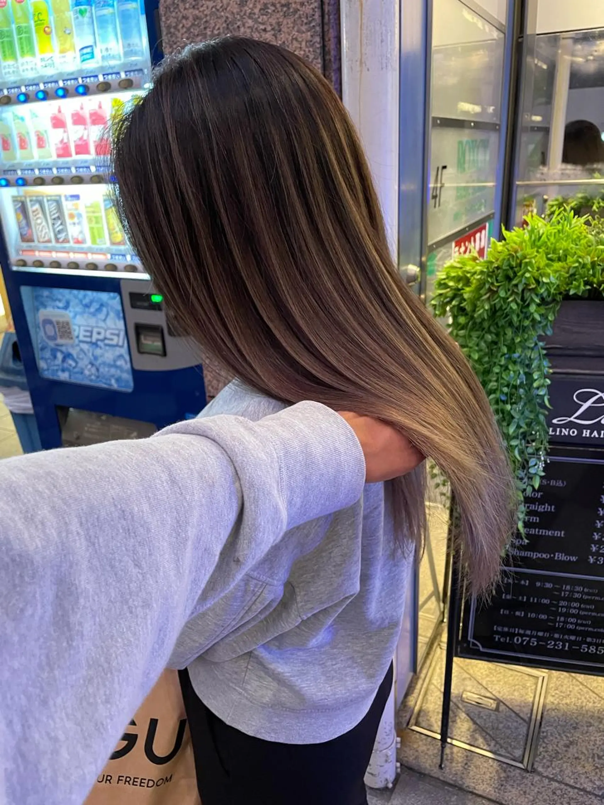 ロング カラー バレイヤージュ レイヤーカット トリートメント ヘアカラー トリートメント Tao所属・藤川 大智のヘアスタイル