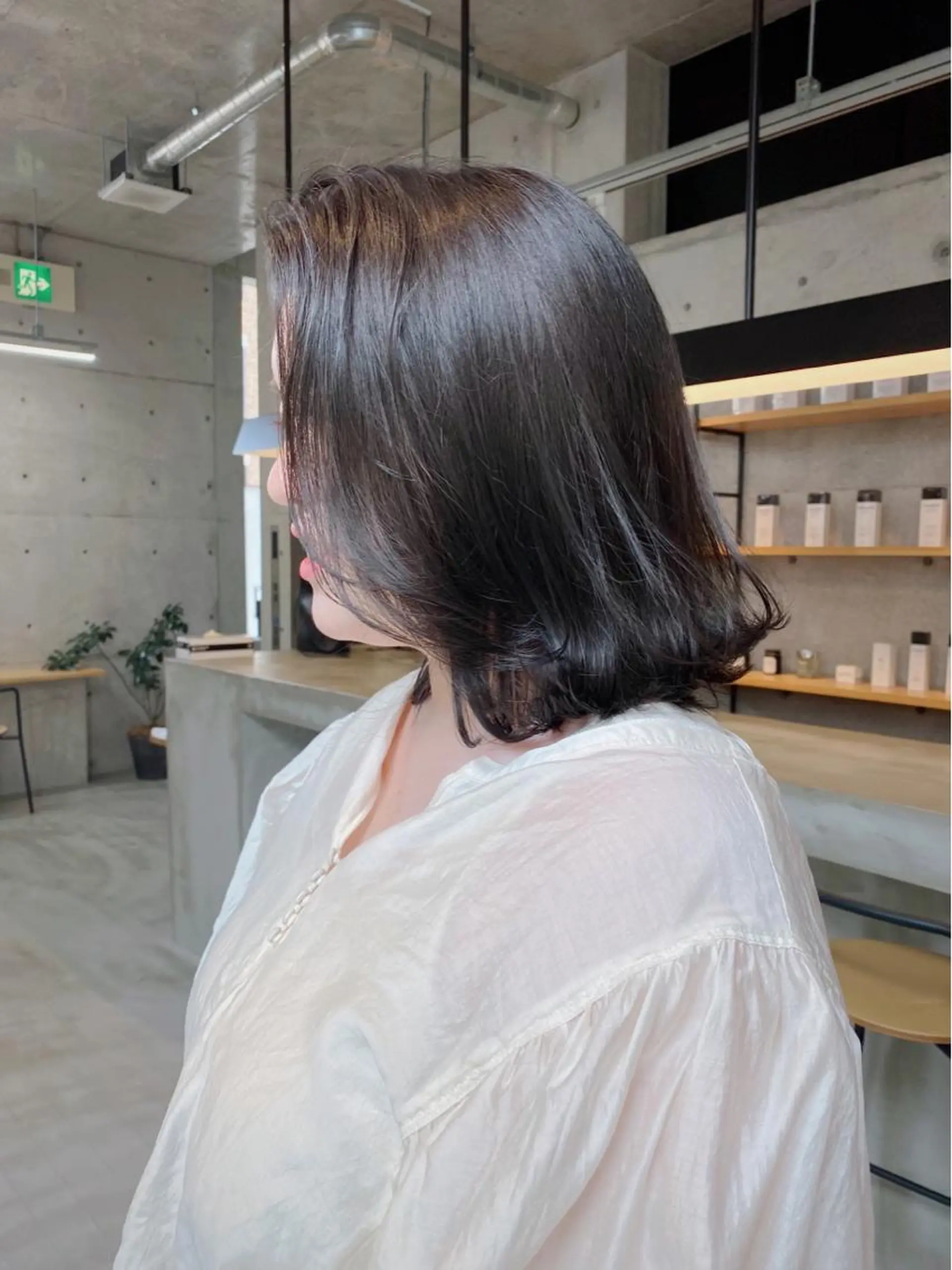 ミディアム アッシュ アッシュグレー son hair HIROEのヘアスタイル