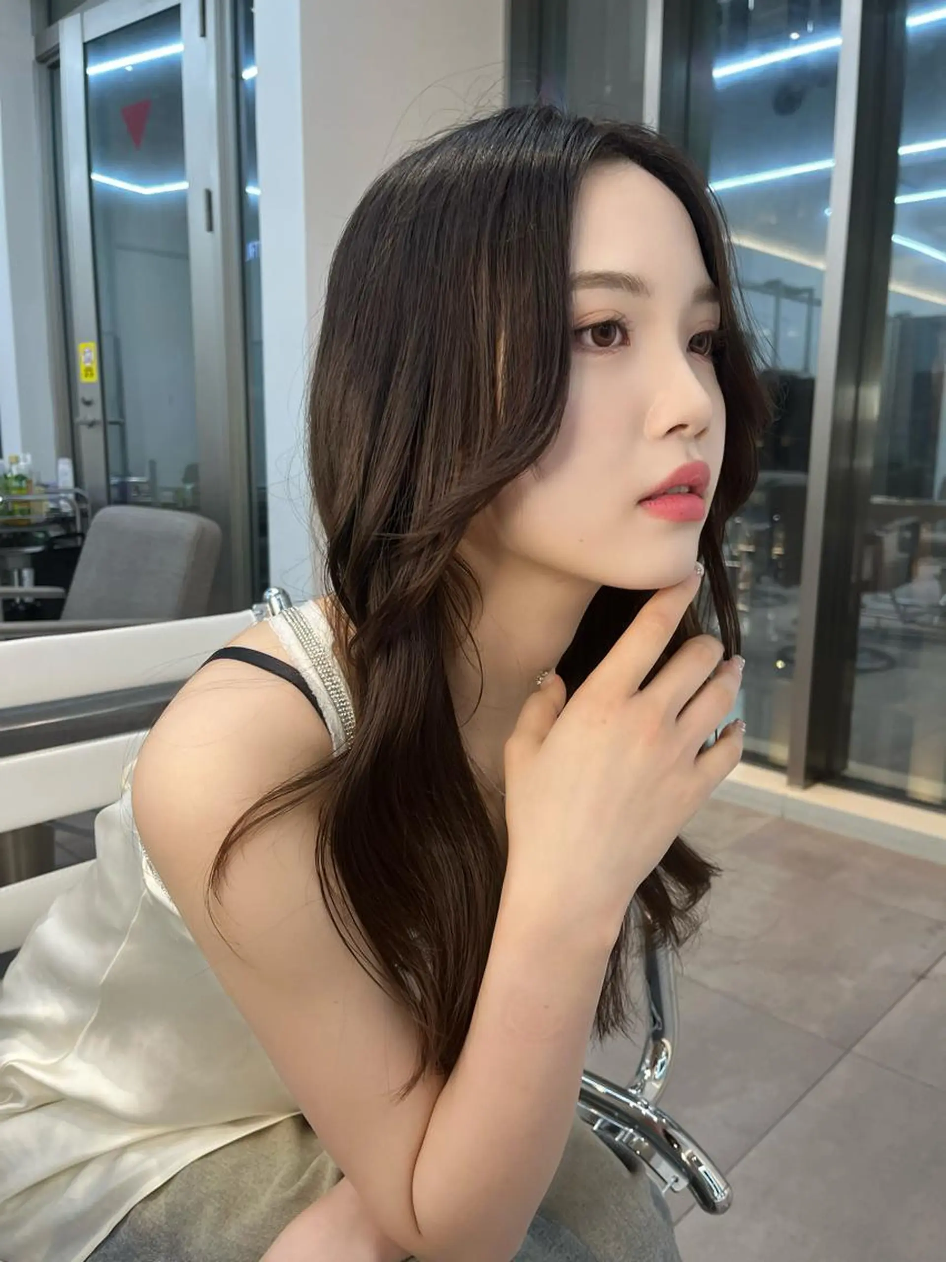 ロング カラー 顔周りカット sea shinjuku所属・レイヤーカット 新宿🤍Maiのヘアスタイル