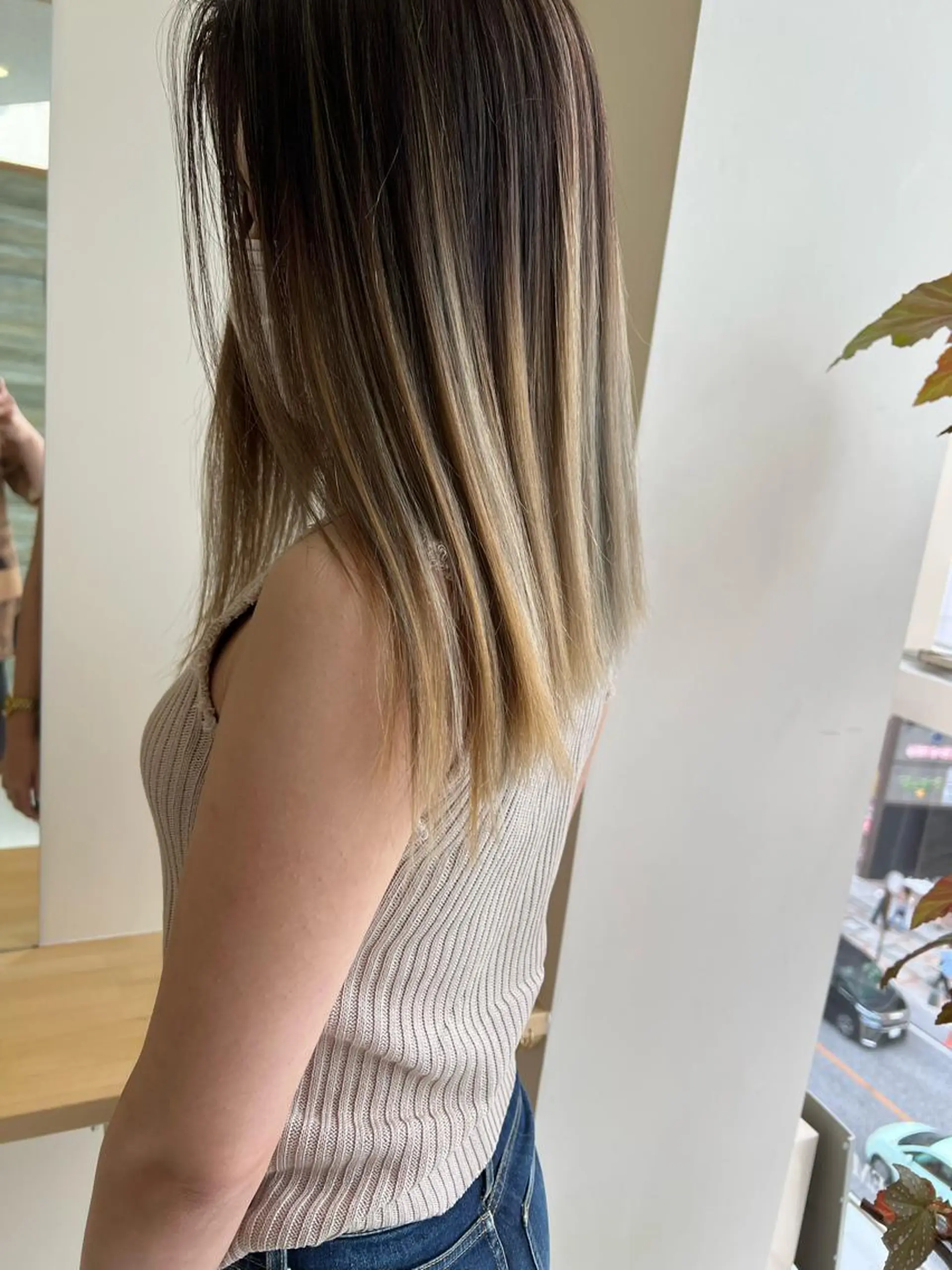 ミディアム カラー バレイヤージュ レイヤーカット テトネ タカシのヘアスタイル