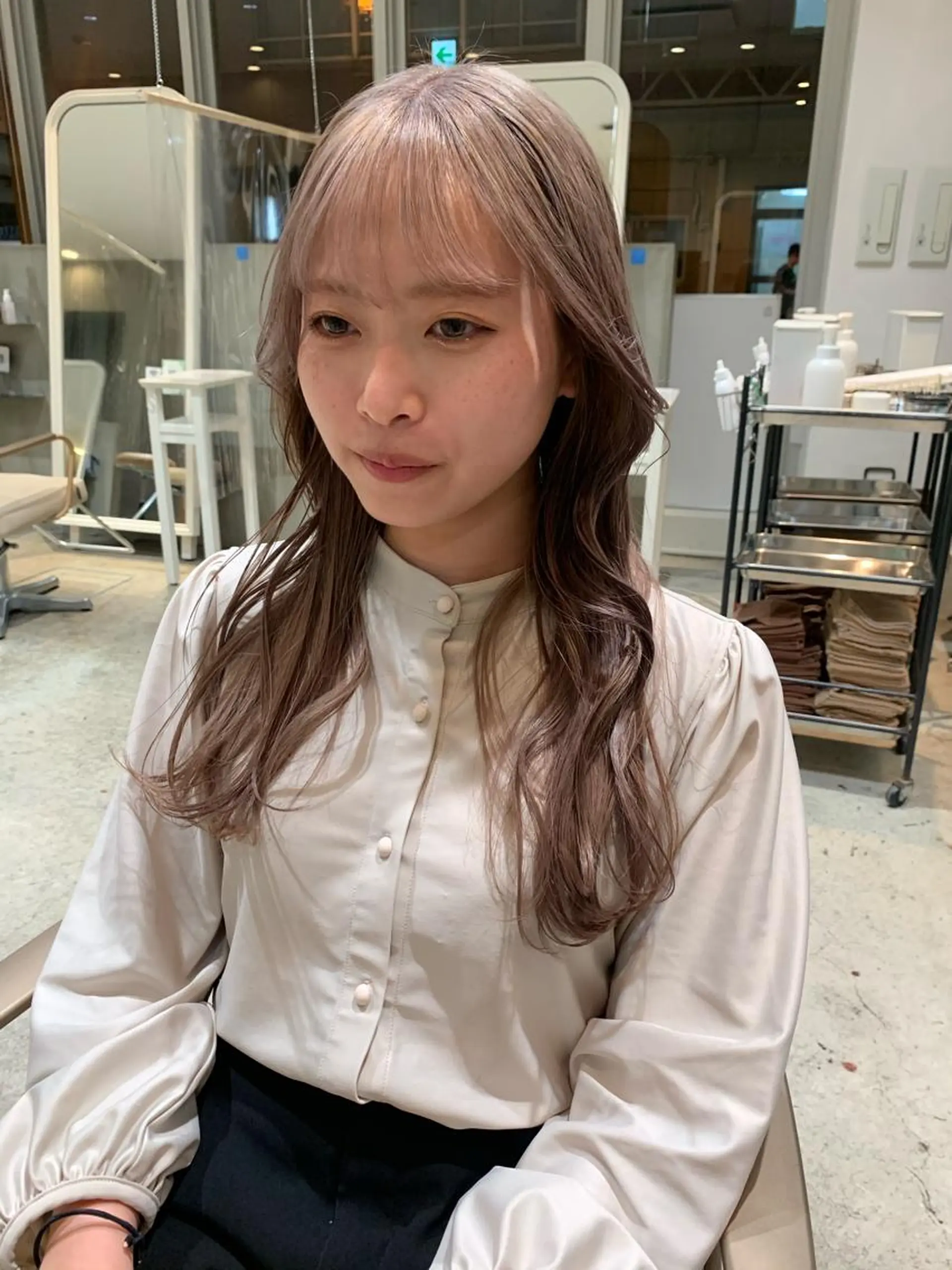 カラー パーマ ハイトーン/顔まわり レイヤー/YUKAのヘアスタイル