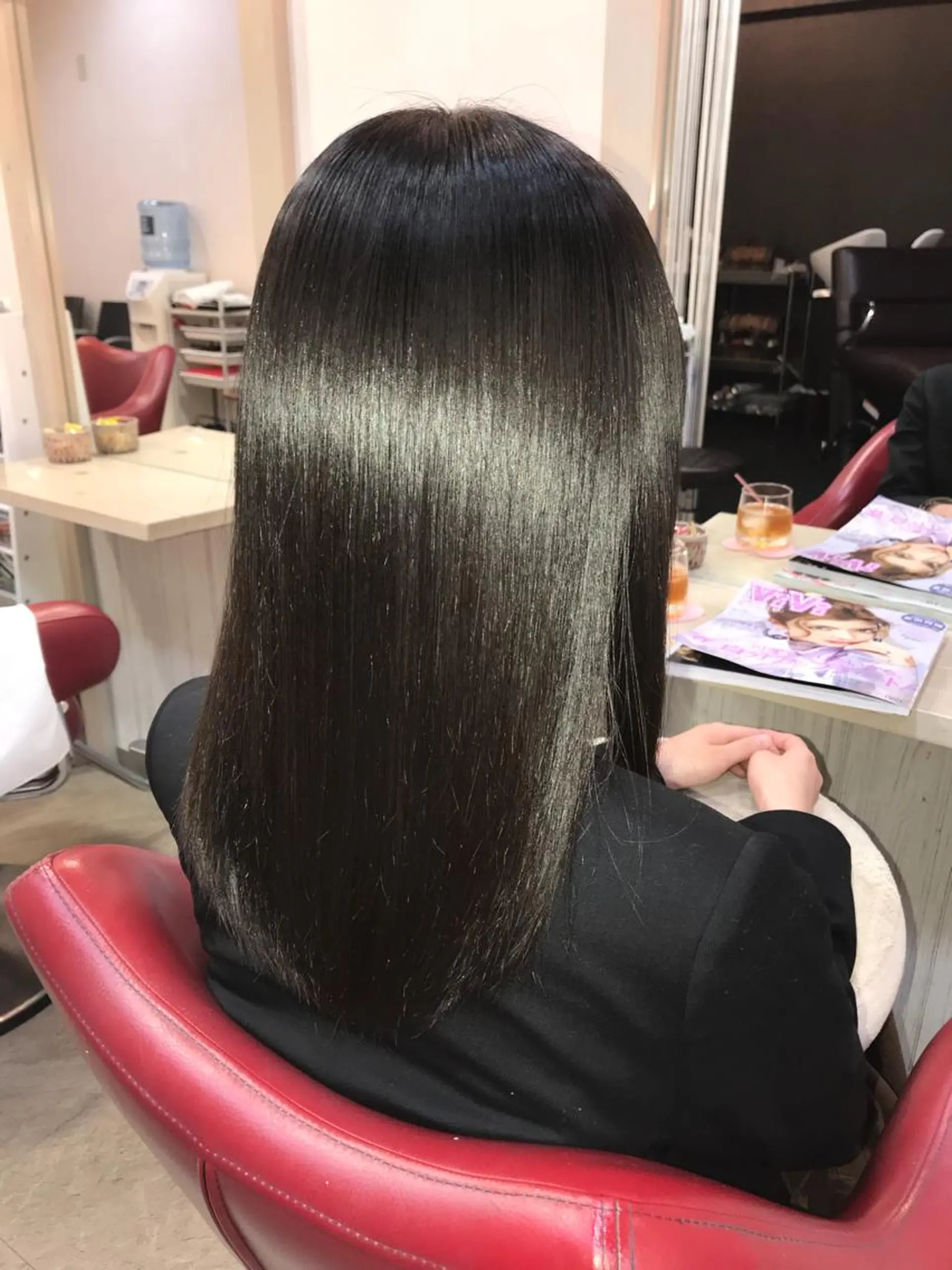 セミロング 渋谷宮益坂 omoのヘアスタイル