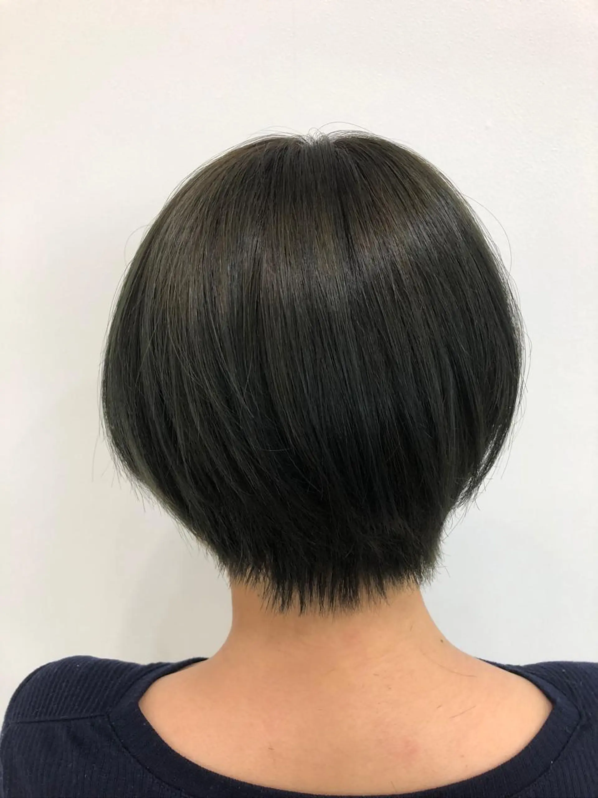 ショート カラー イルミナカラー 岩崎 裕司のヘアスタイル