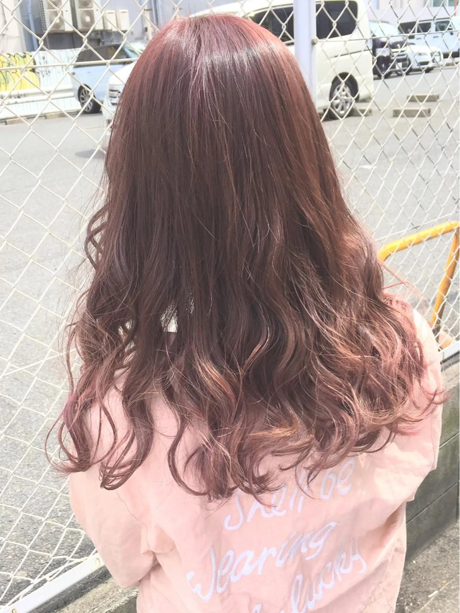 セミロング カラー ヘアアレンジ ブリーチ グラデーションカラー ピンクカラー As hair所属・柔らか垢抜けｶﾗｰと ｶｯﾄ🫧ASUKAのヘアスタイル