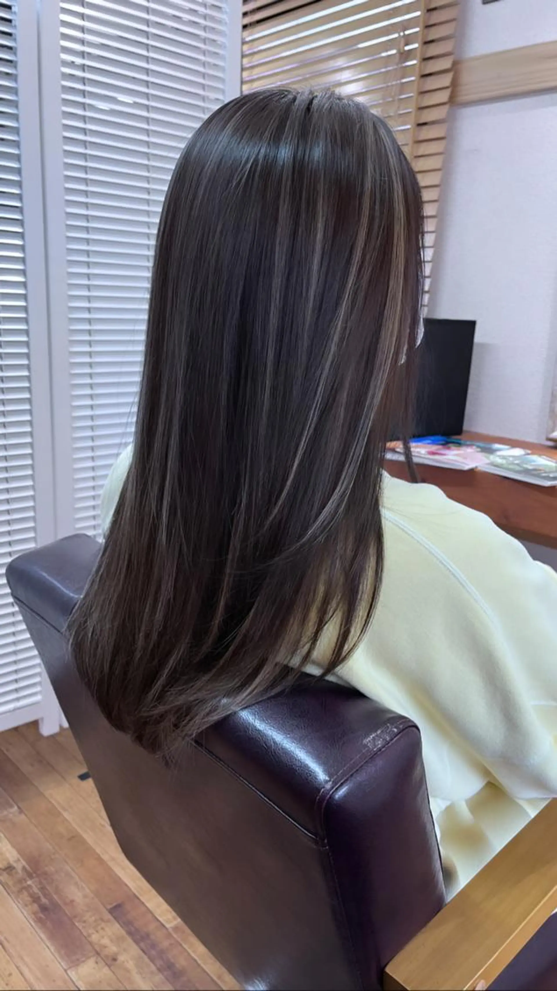 ロング カラー カット ヘアカラー トリートメント さいとう つかさのヘアスタイル