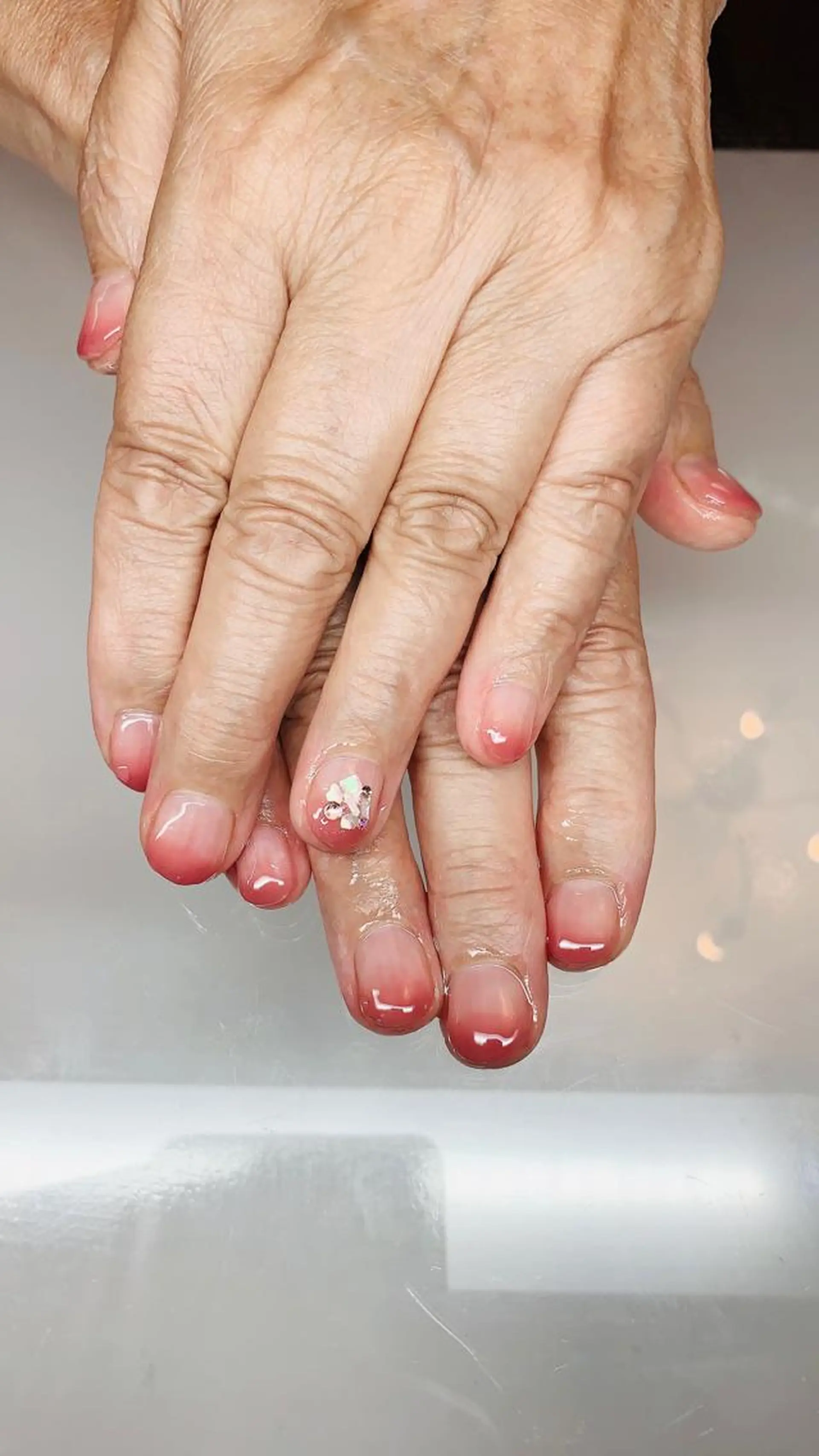 ネイル グラデーション 金山 沙織のエステ・リラクイメージ