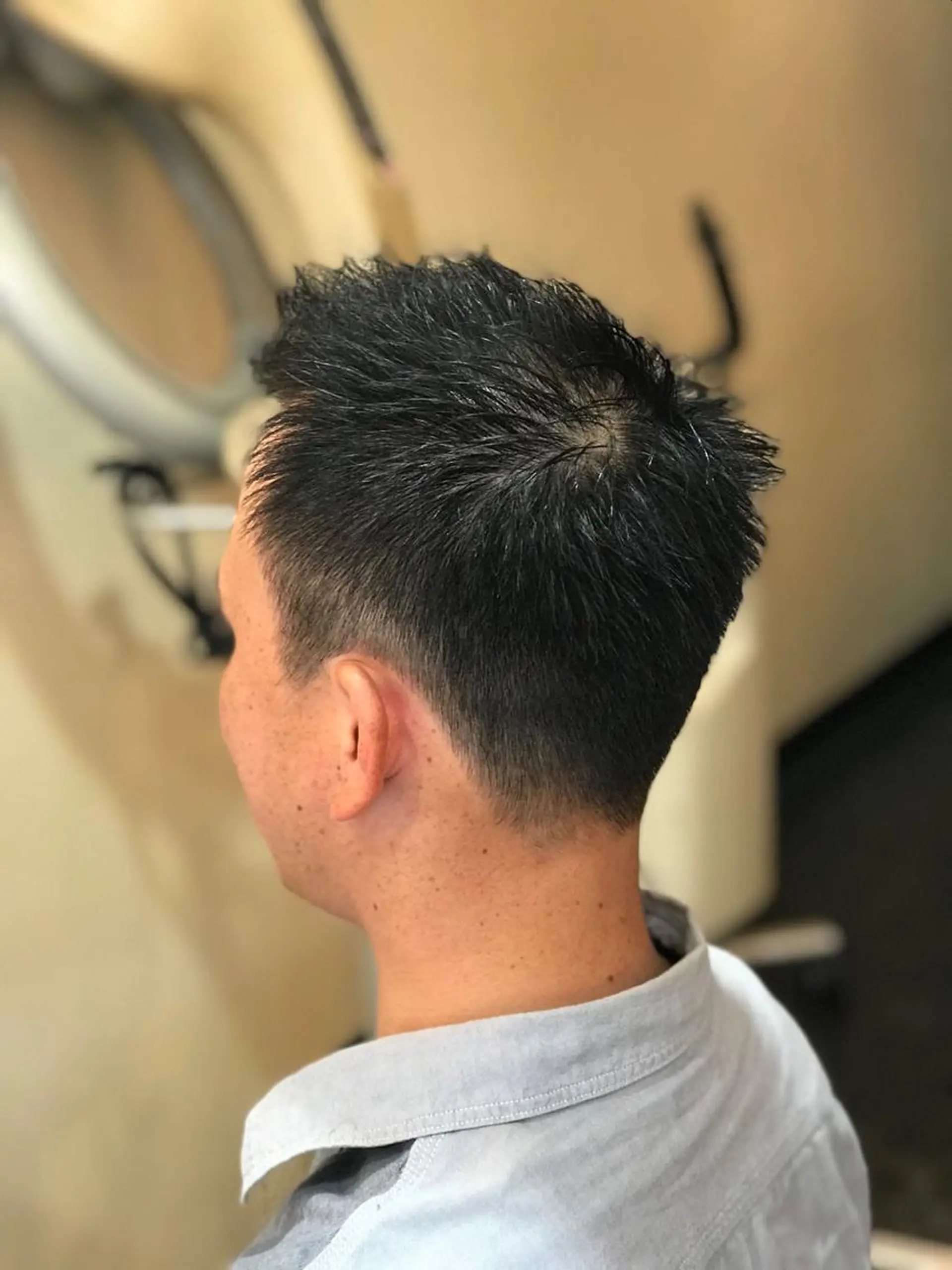 ショート 岡部 迅のヘアスタイル