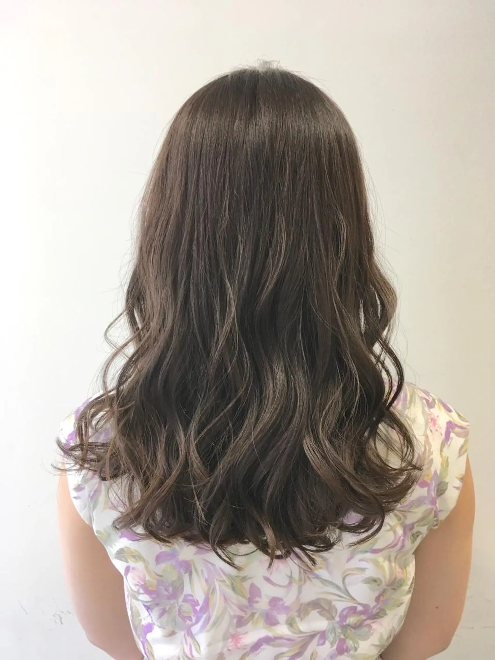 ロング カラー グレージュ ヘアカラー トリートメント ヘッドスパ ヘアセット go today shaire salon 本店所属・yoshi ☆のヘアスタイル