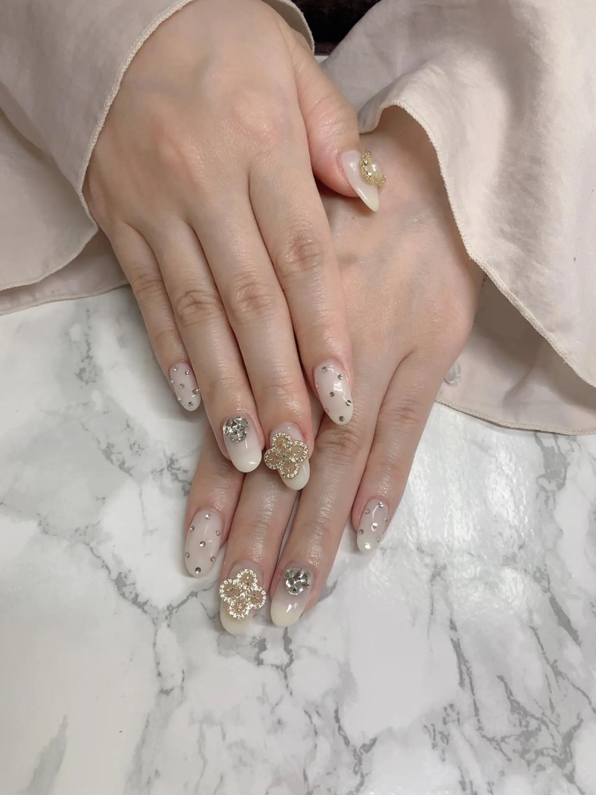 ネイル はな💎ネイル ワンホン、長さ出しのネイルデザイン