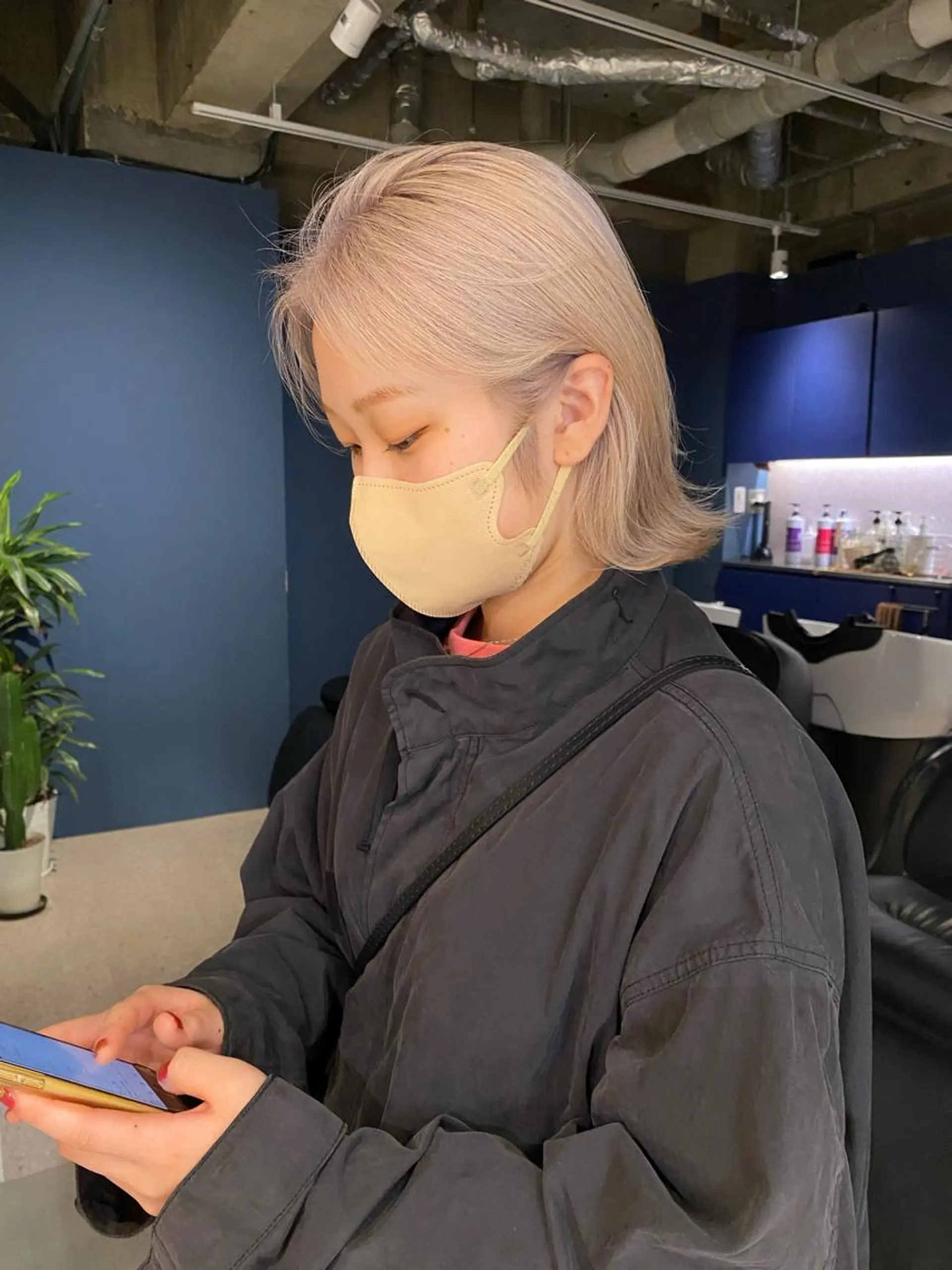 ミディアム カラー ハイトーン/ ボブ 中村麟のヘアスタイル