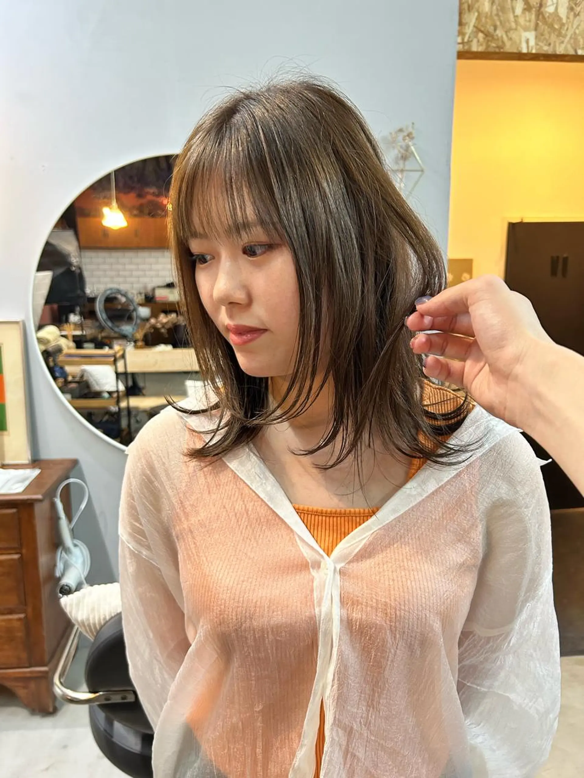 ミディアム カット ヘアカラー トリートメント 問屋町chapter 日笠快生のヘアスタイル