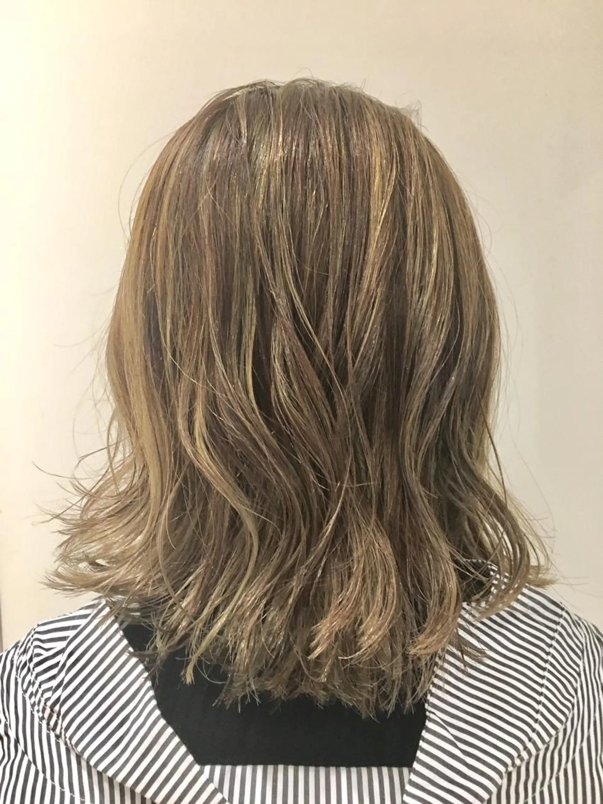 ミディアム 小夏の⭐️ パパです⭐️のヘアスタイル