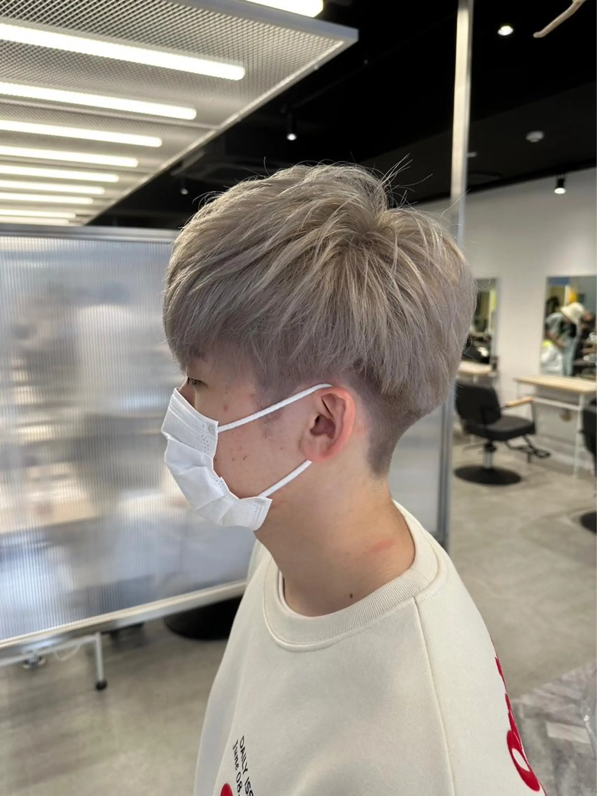 ショート カラー カラーモデル⚡️ REONのヘアスタイル