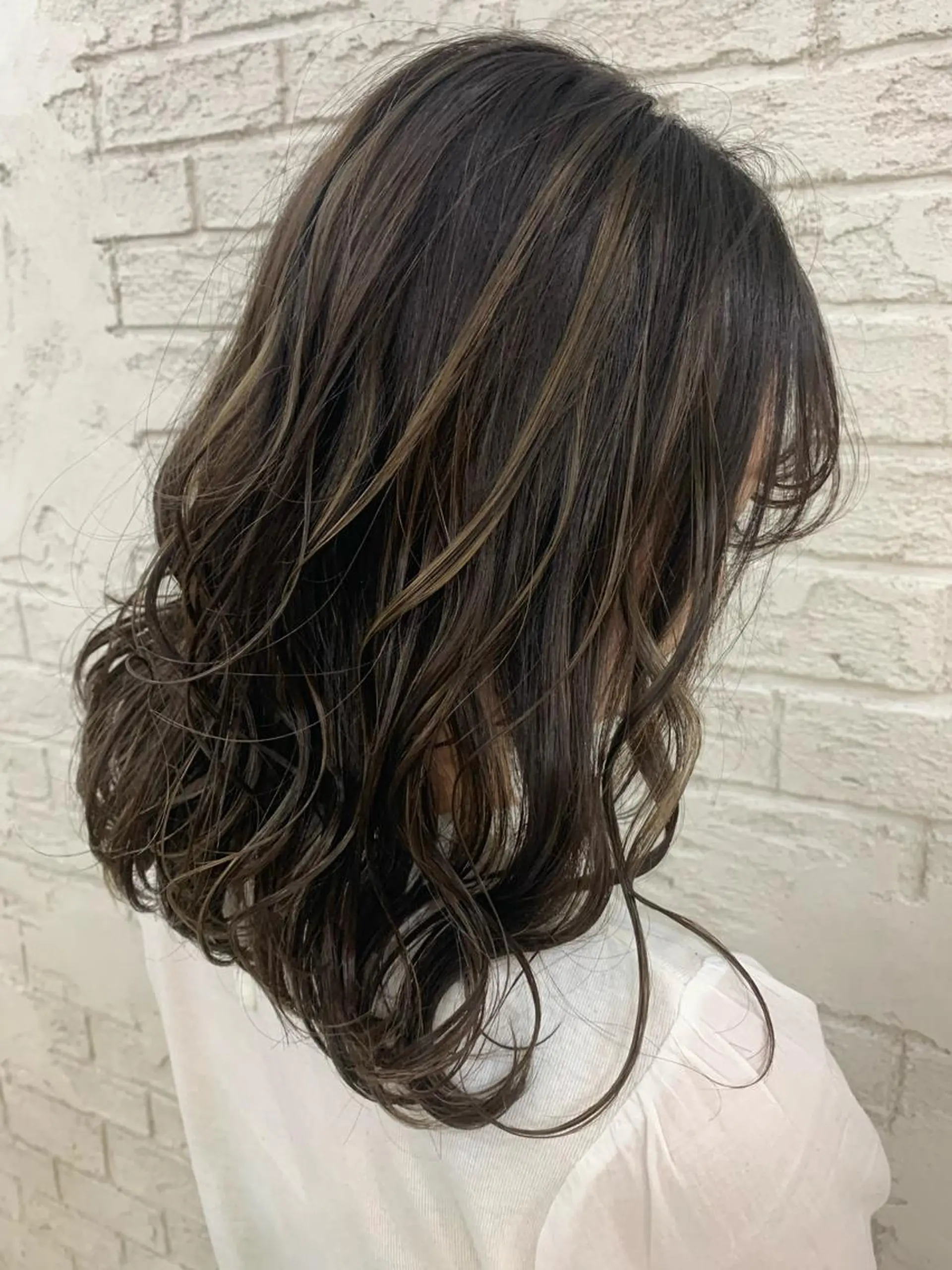 セミロング ハイライト 🇺🇸ハイライト特 化美容師🇺🇸漆沢のヘアスタイル