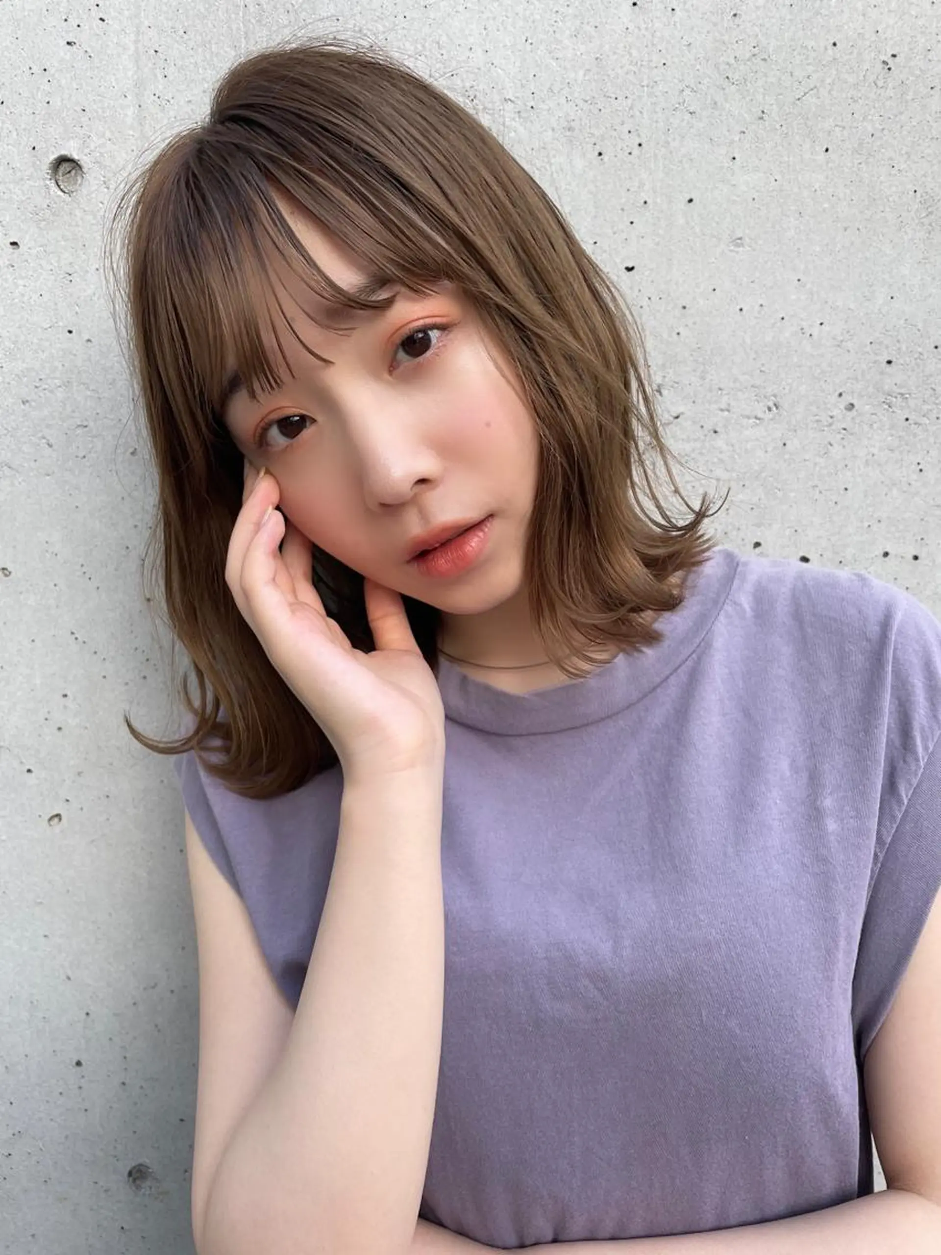 ミディアム カラー ベージュカラー 齋藤 咲のヘアスタイル
