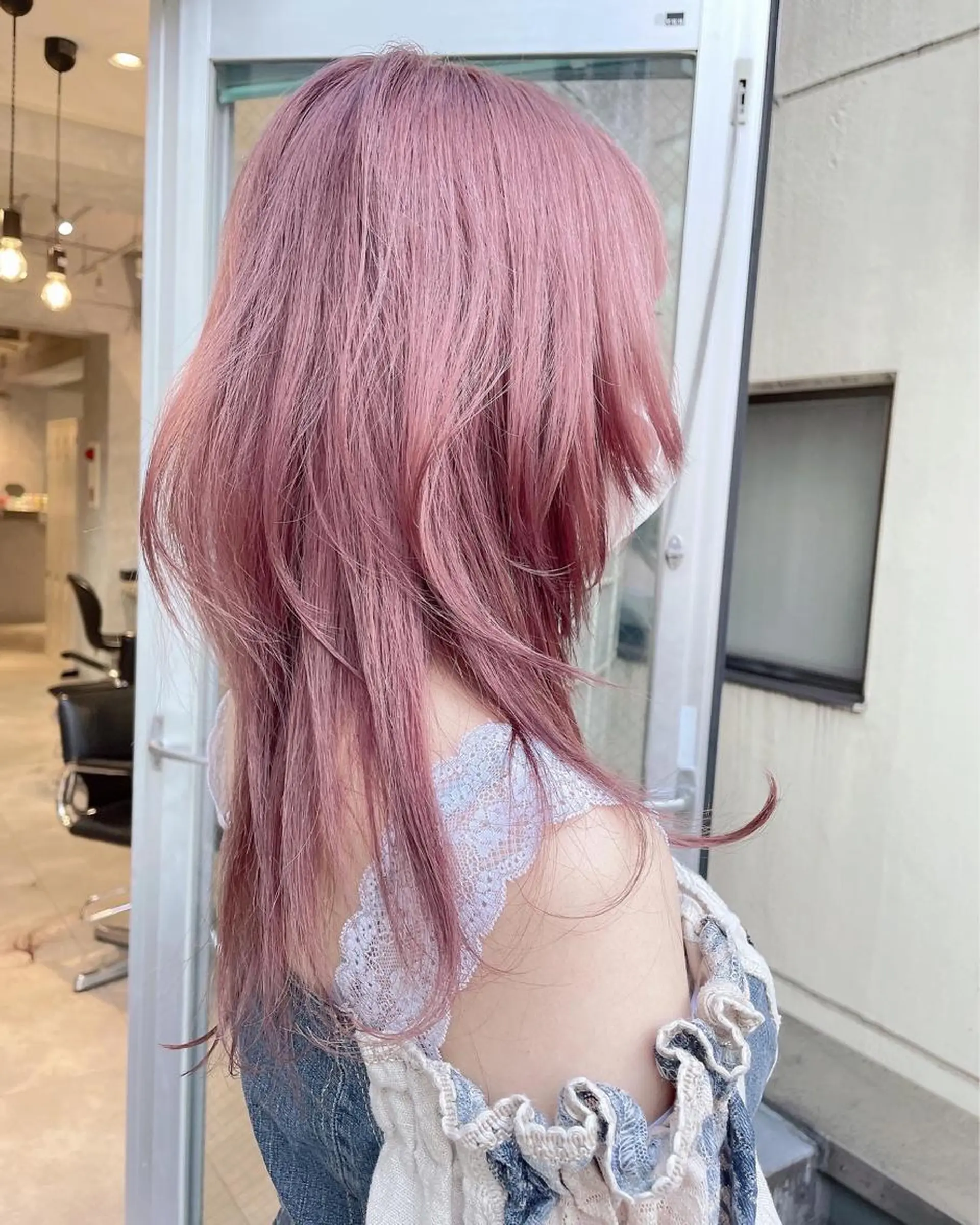 ロング カラー ピンクカラー ホワイトピンク ロング ウルフカット カット ヘアカラー arrow🖤 もえみのヘアスタイル