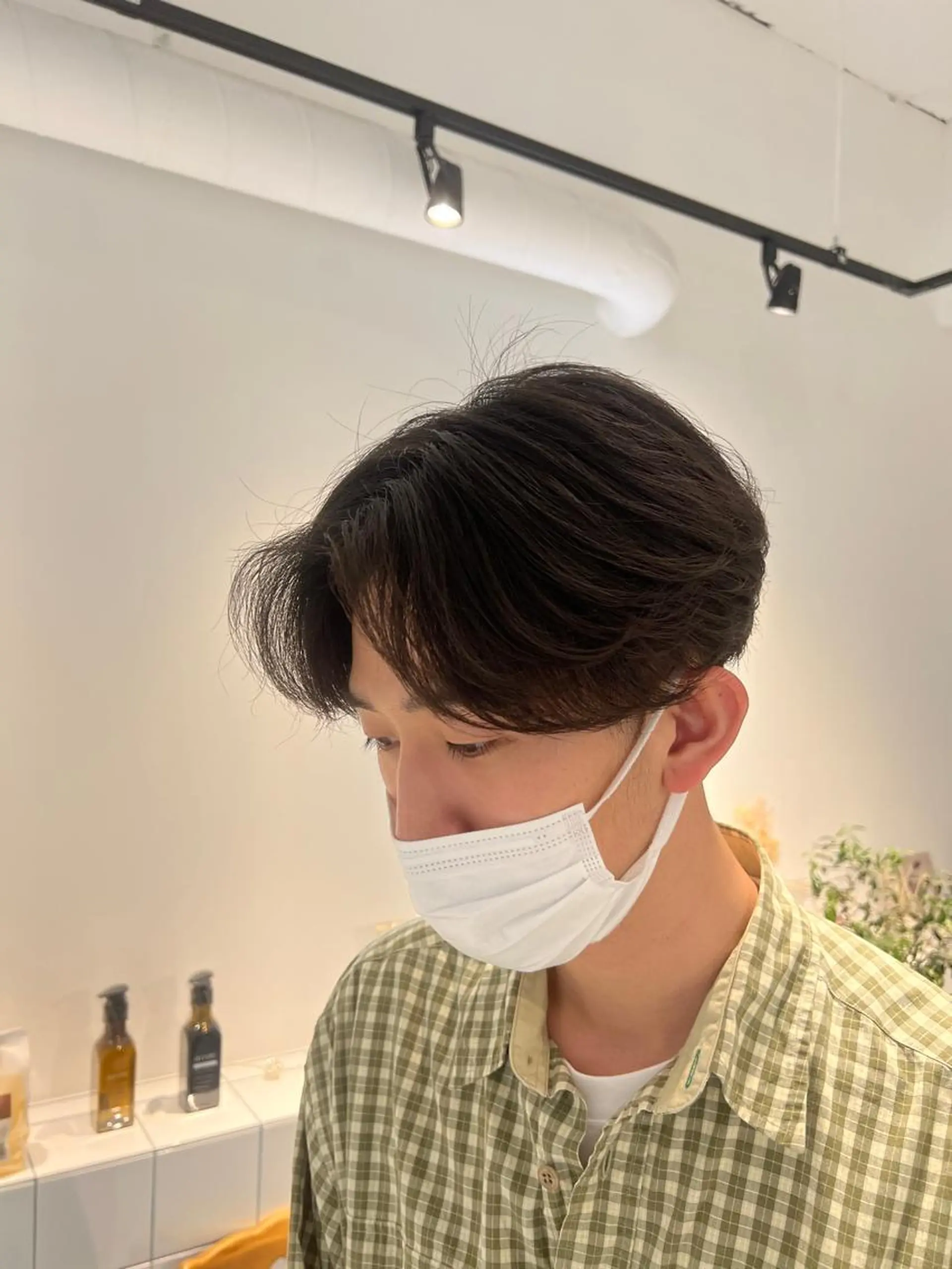 ミディアム パーマ メンズ センターパート メンズカットパーマ ✂️ JOYAのヘアスタイル