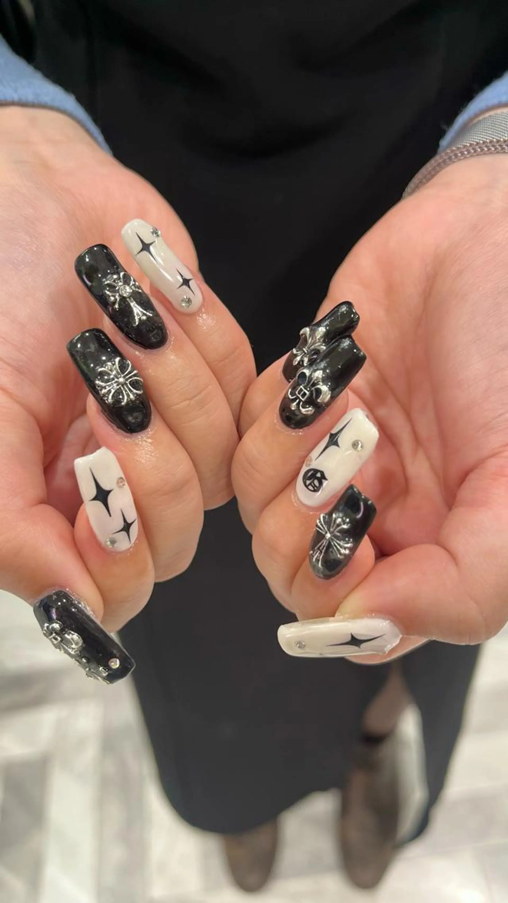 ロング カラー ヘアアレンジ ネイル マツエク・マツパ アイブロウ 黒髪 付け放題 韓国風マツエク 韓国風ヘア ジェルネイル ハンドネイル mai🤍縮毛酸性ス トレート/アイリストのヘアスタイル