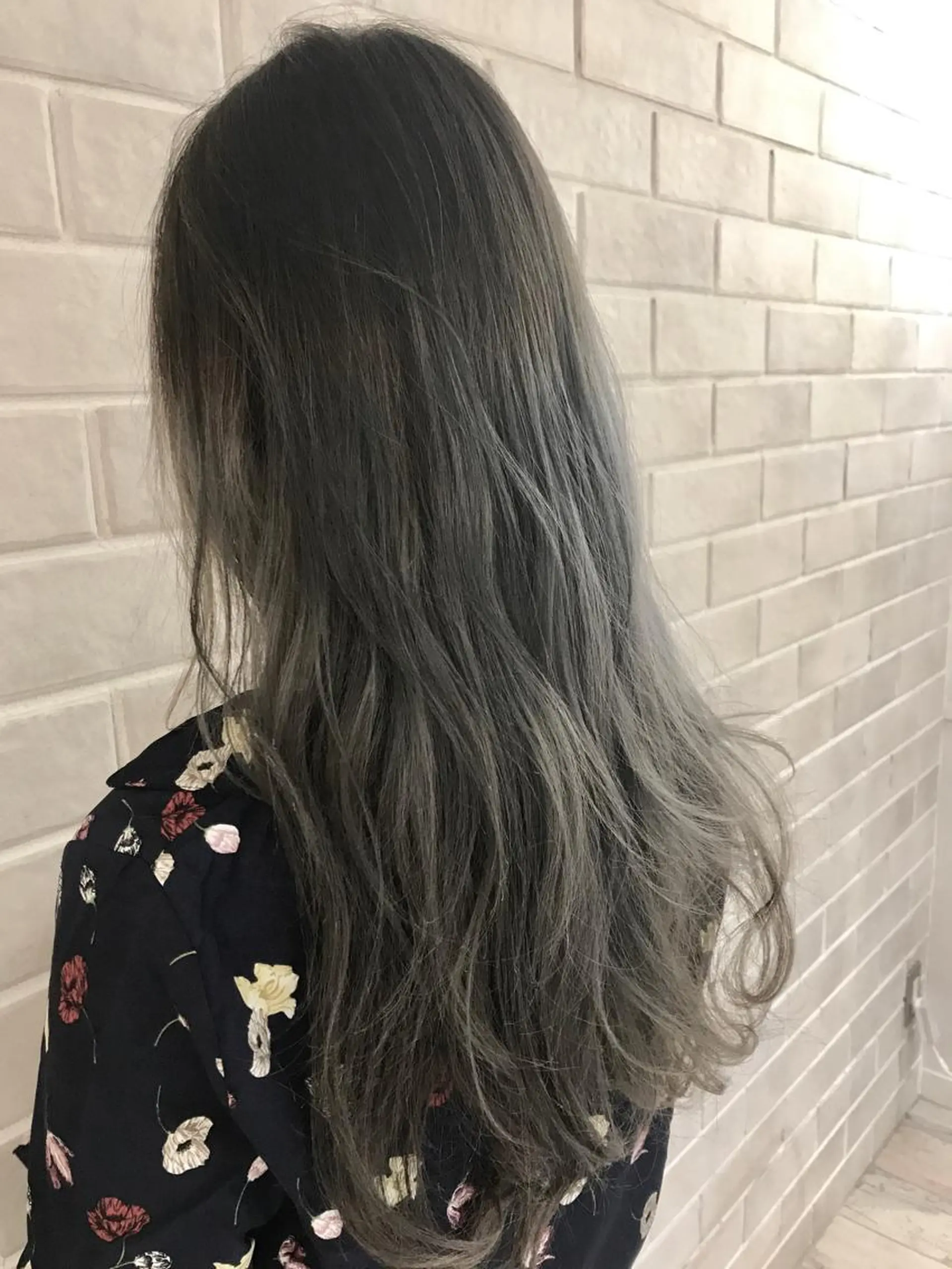 セミロング カラー 艶髪カラー&ウルフ フルカワ ヒロズミのヘアスタイル