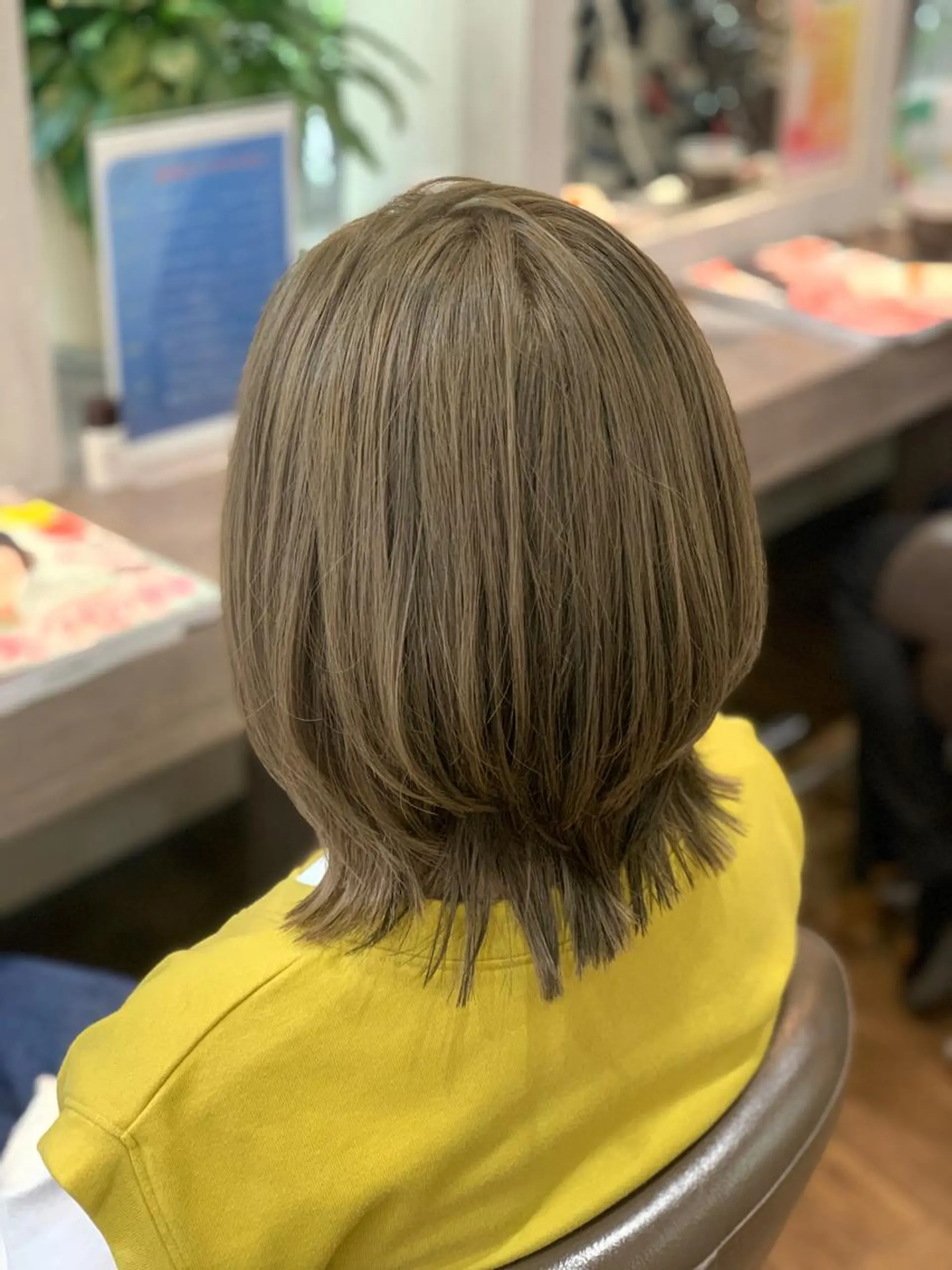 ミディアム カラー ヘアアレンジ ベージュカラー ecru🕊️堀内 眞帆のヘアスタイル