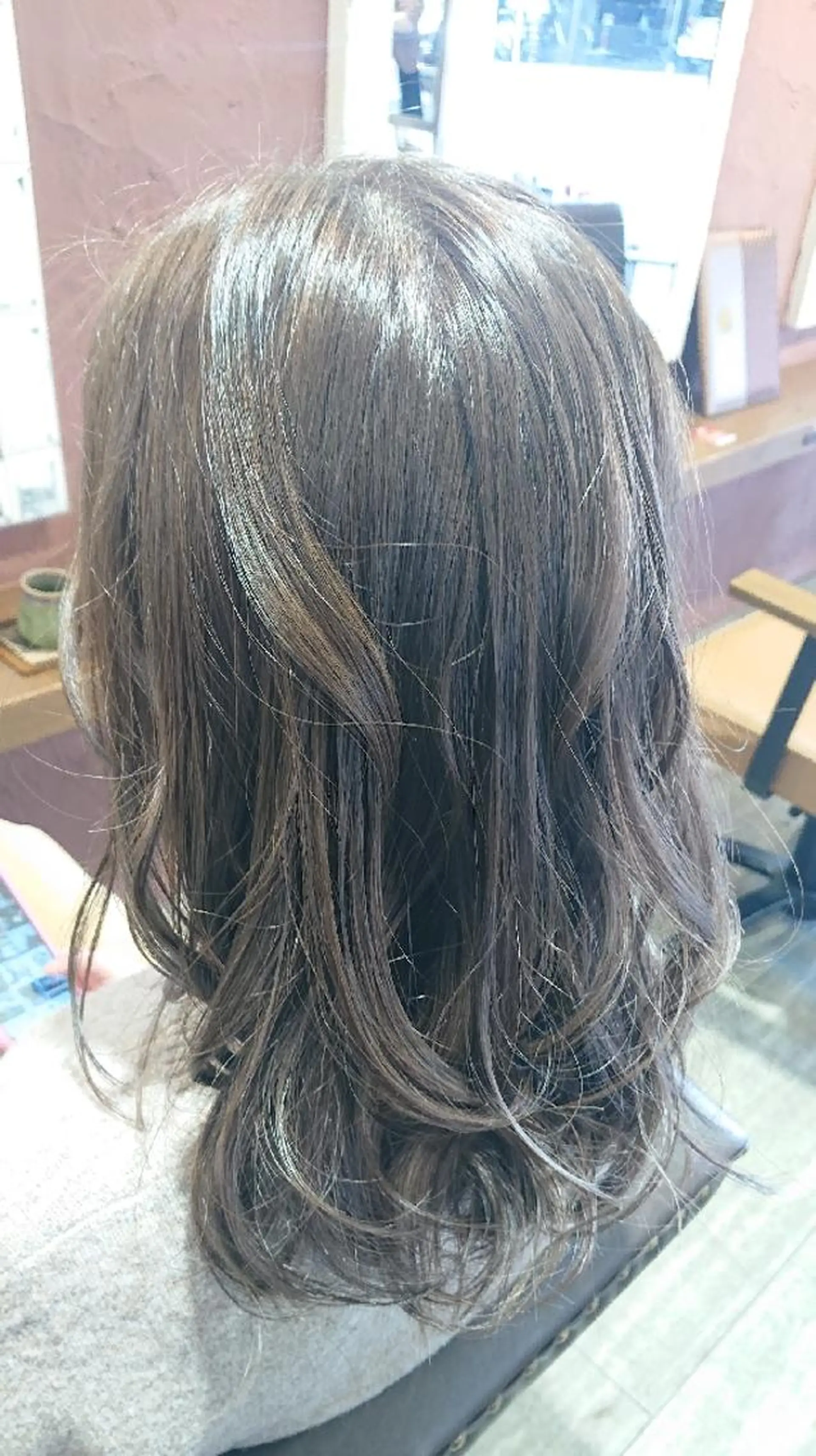 ミディアム カラー イルミナカラー カット ヘアカラー トリートメント shangri-la所属・村田 和志のヘアスタイル