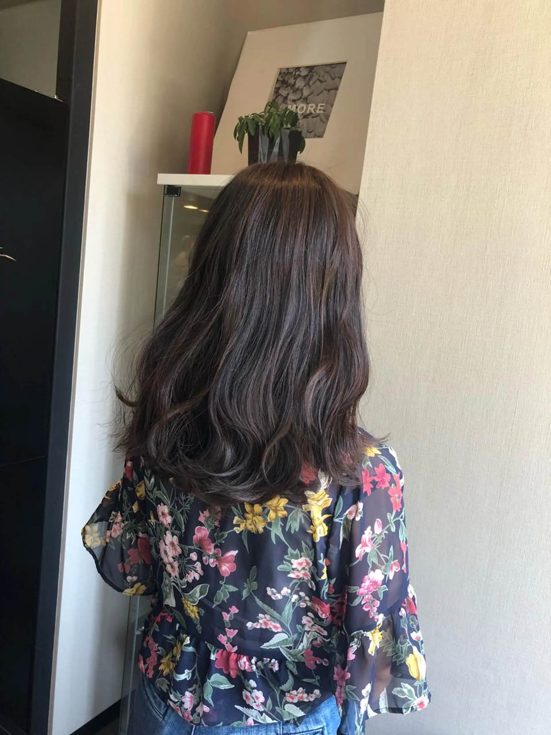 セミロング カラー アッシュ バレイヤージュ ベージュカラー ブルーカラー ブルージュ 立川、北口.ans 黒木 和大のヘアスタイル