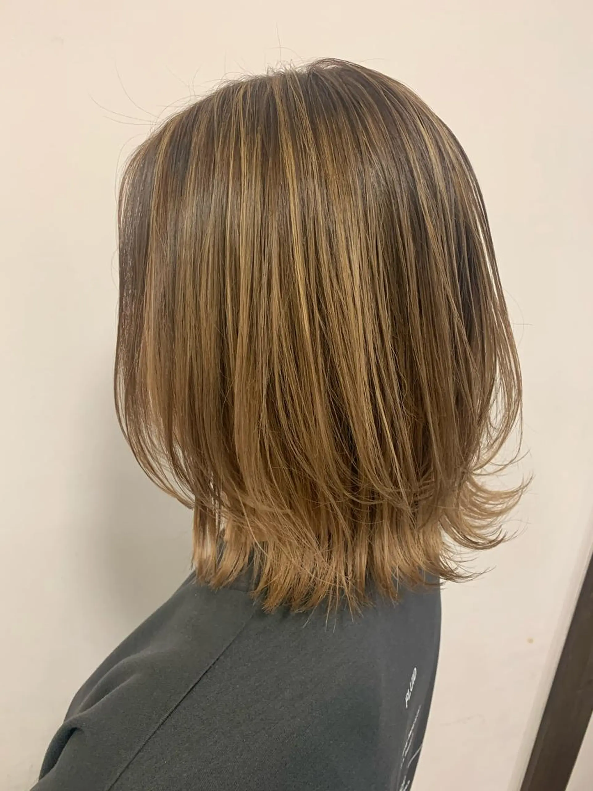 ミディアム 渡邉 光姫のヘアスタイル