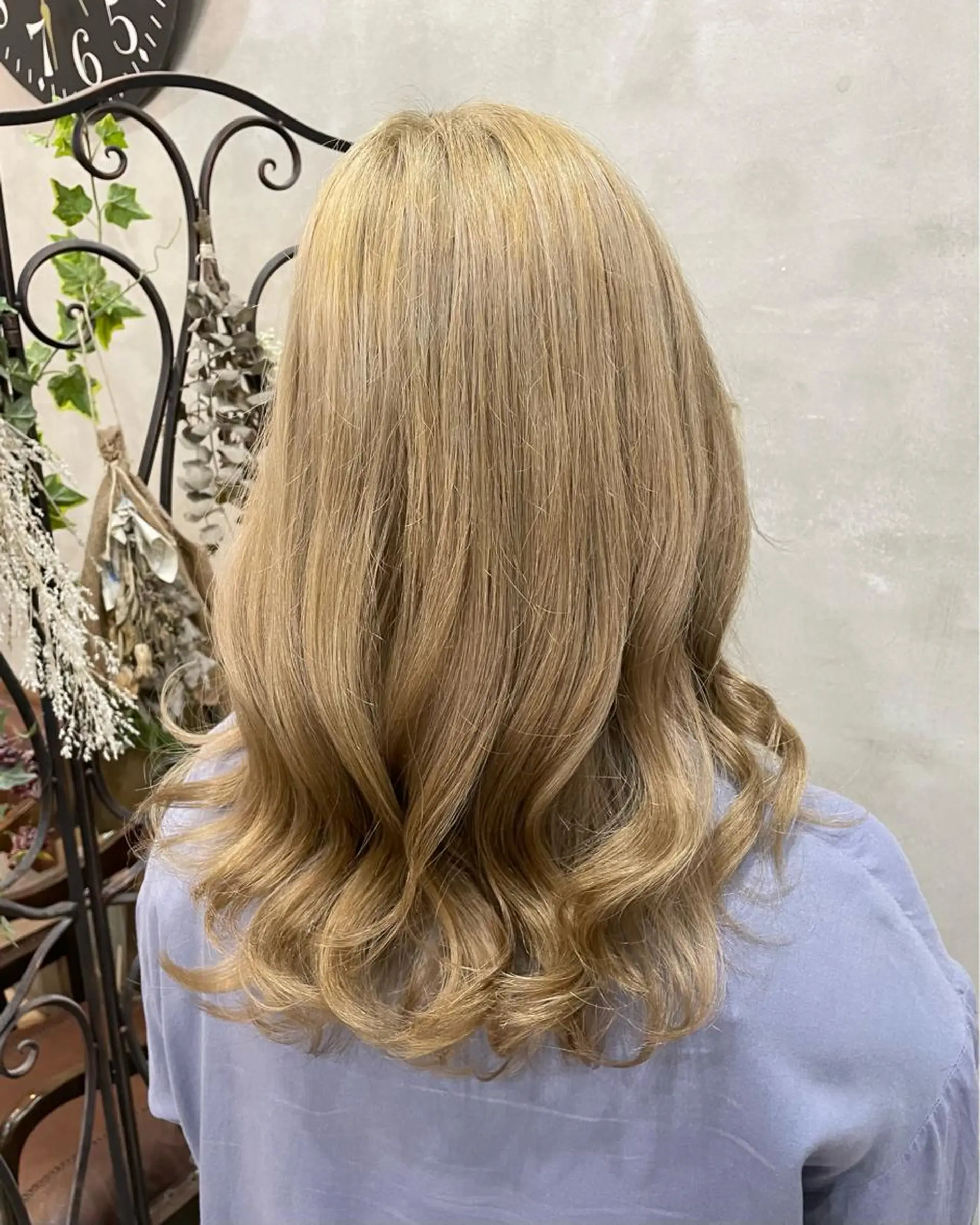 セミロング カラー ブロンド カット ヘアカラー トリートメント 【ピンク/韓国ヘア/ ヘアセット】亜海のヘアスタイル