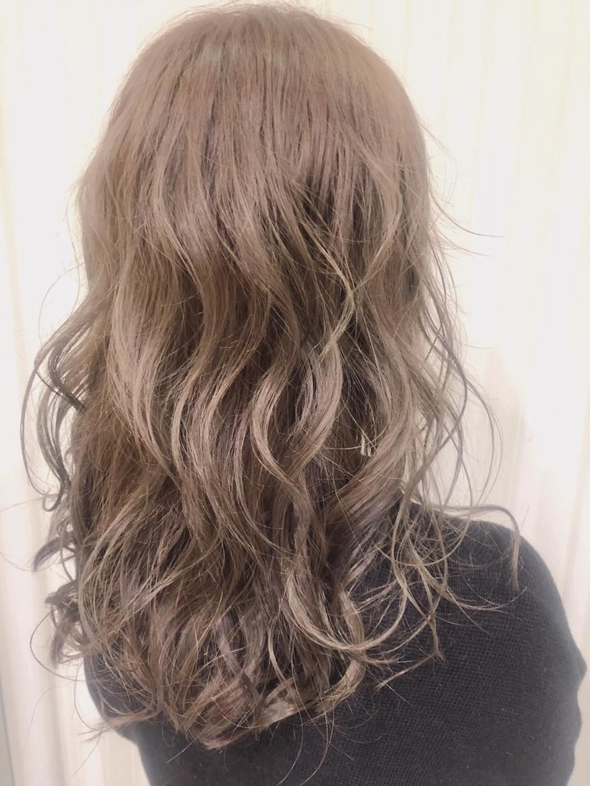 セミロング カラー ブリーチ ブリーチなしカラー 久保田 茜のヘアスタイル