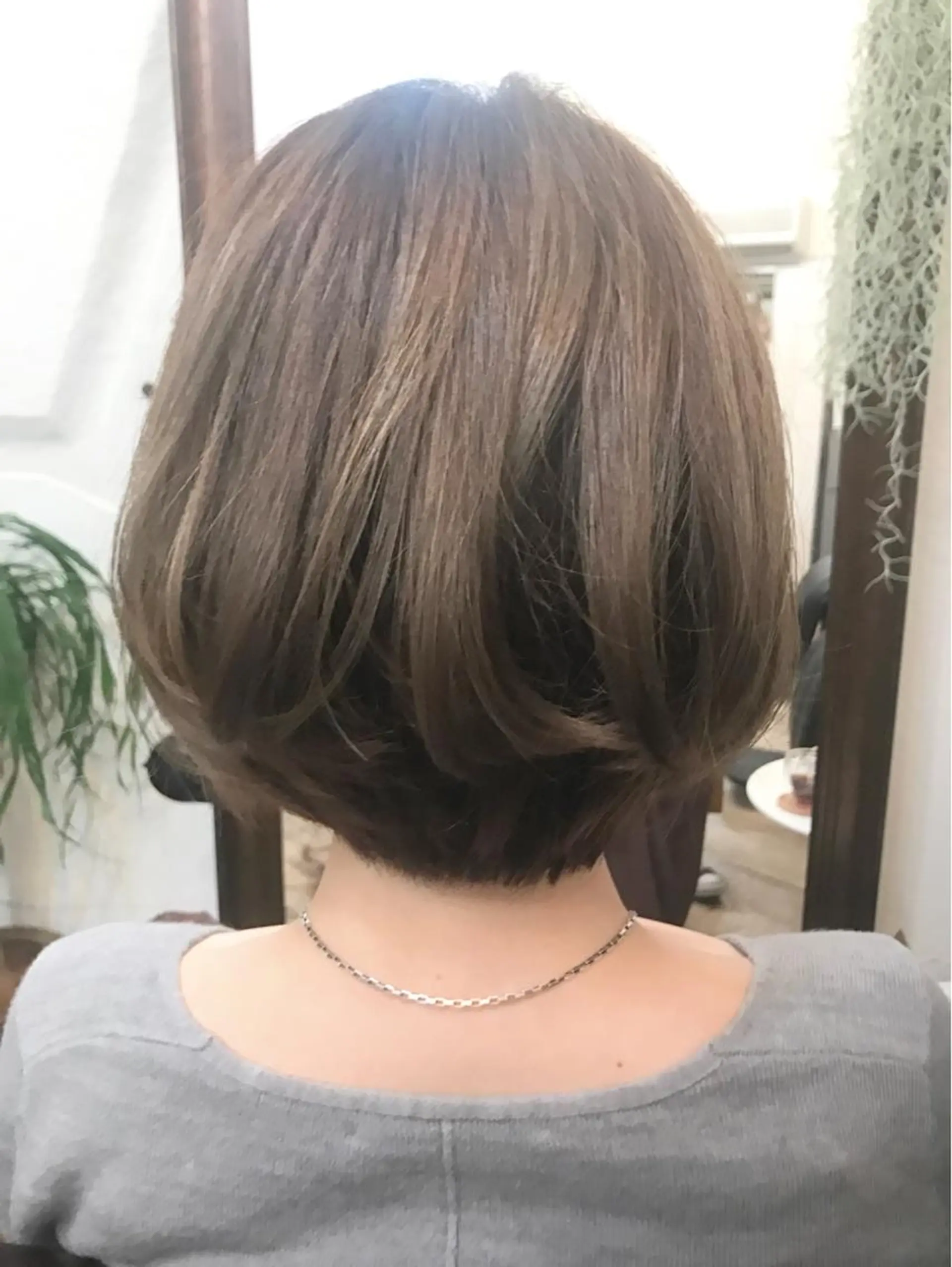 ショート ミディアム セミロング ロング カラー アッシュ アッシュグレー アッシュグレージュ グレージュ ハイライトカラー FOLK所属・白髪ぼかしハイライト バレイヤージュヤマトのヘアスタイル