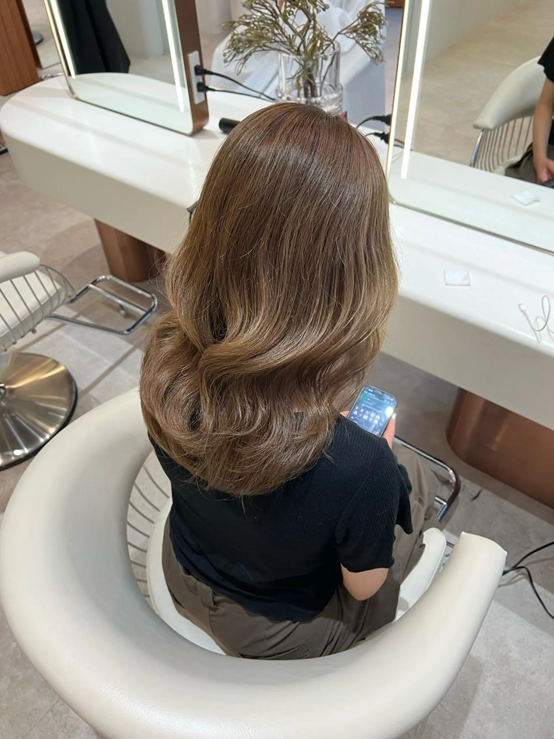 ミディアム カラー ベージュカラー オリーブベージュ 韓国風ヘア レイヤーカット 韓国レイヤー🇰🇷 韓国研修◎渋谷カイトのヘアスタイル